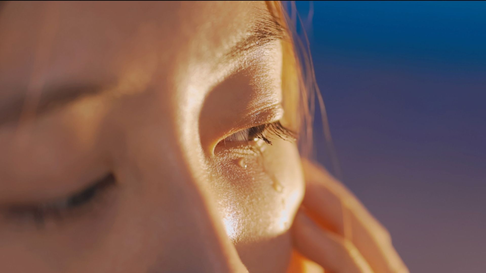 Larmes de tristesse, de joie ou réflexes : pourquoi pleurons-nous partout dans le monde ?