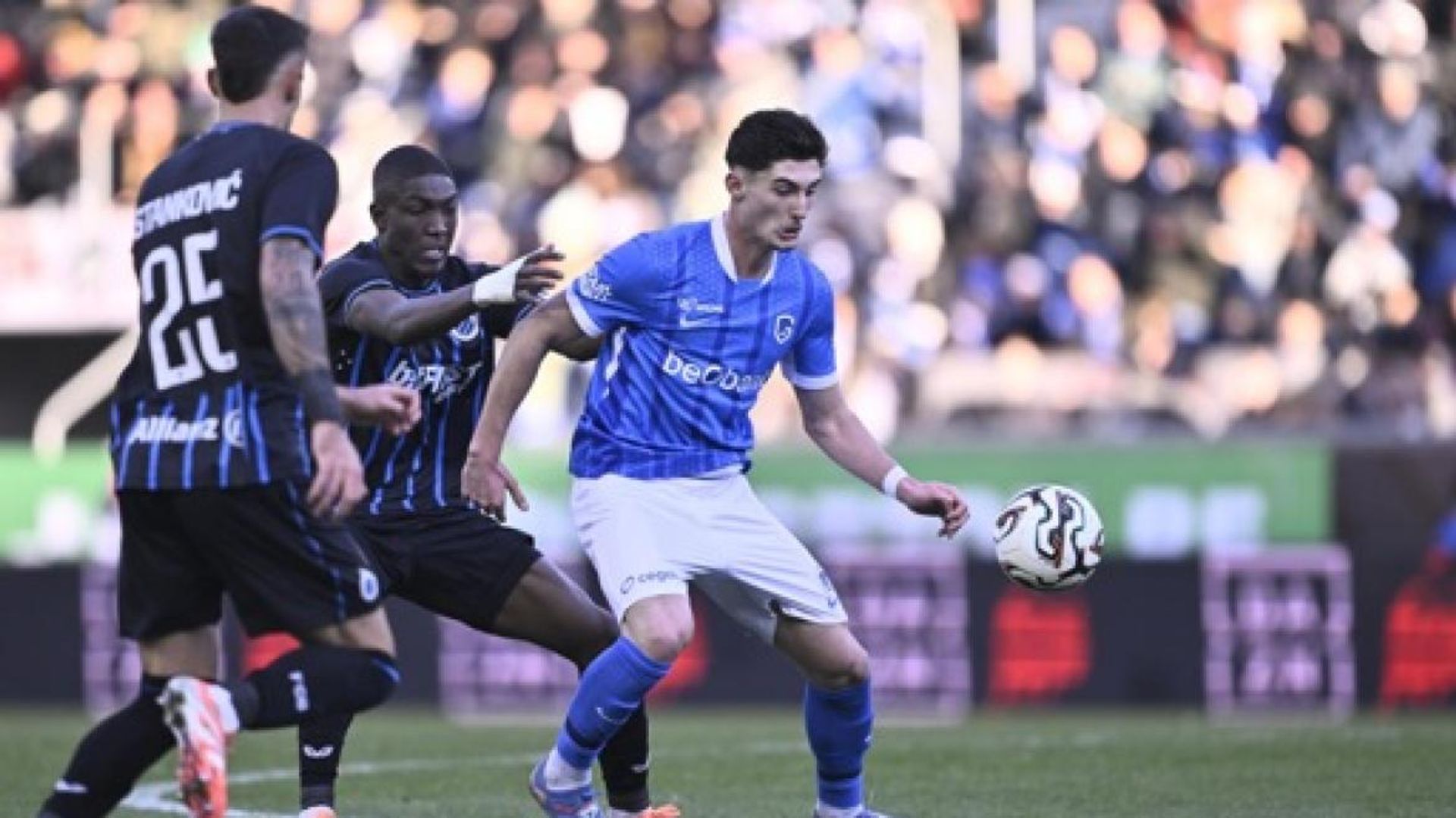 La pépite Robin Mirisola prolonge à Genk jusqu'en 2030 : "Ce club représente énormément pour moi"