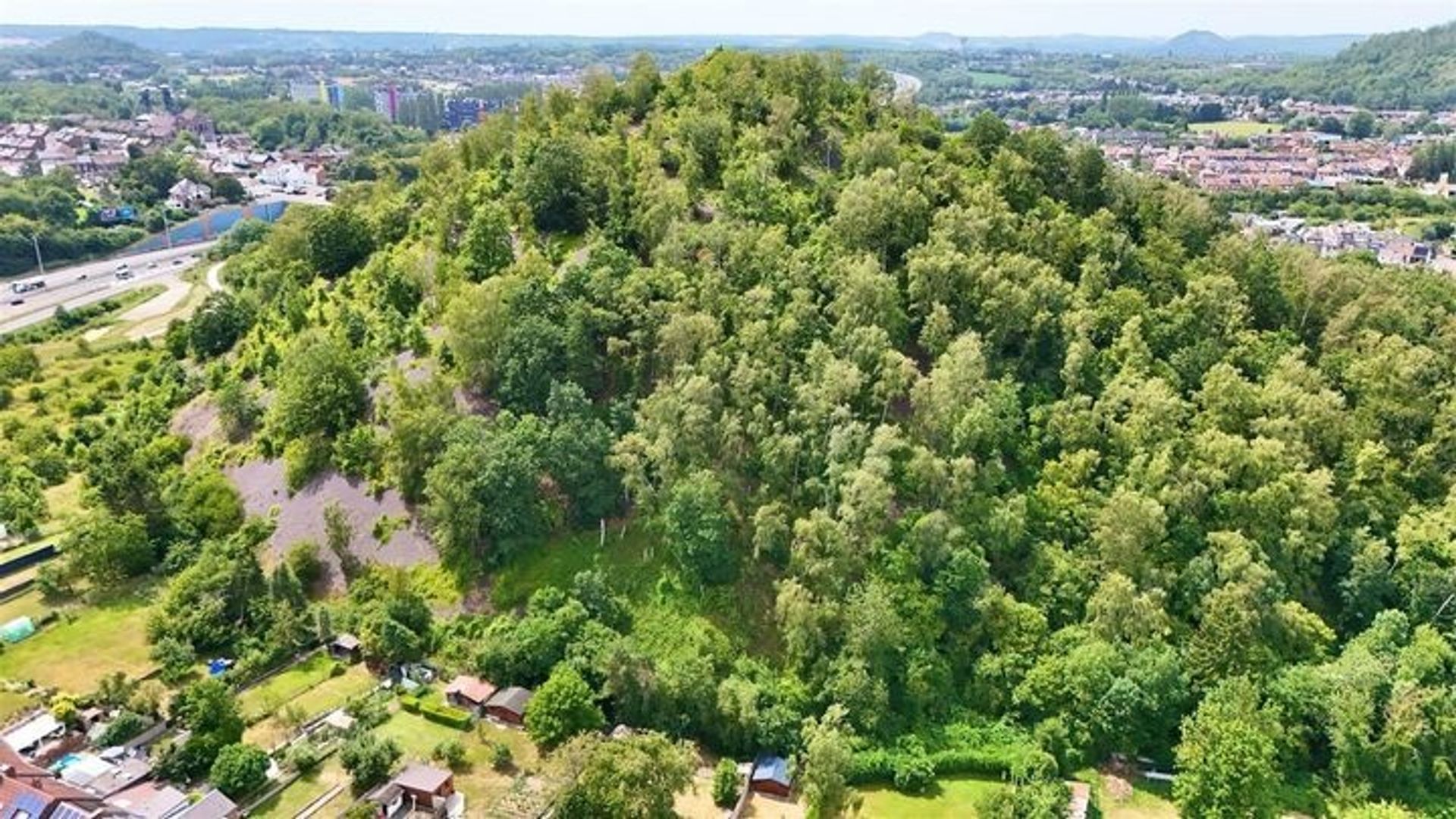 Surprenante annonce immobilière : le terril de Marcinelle est à vendre