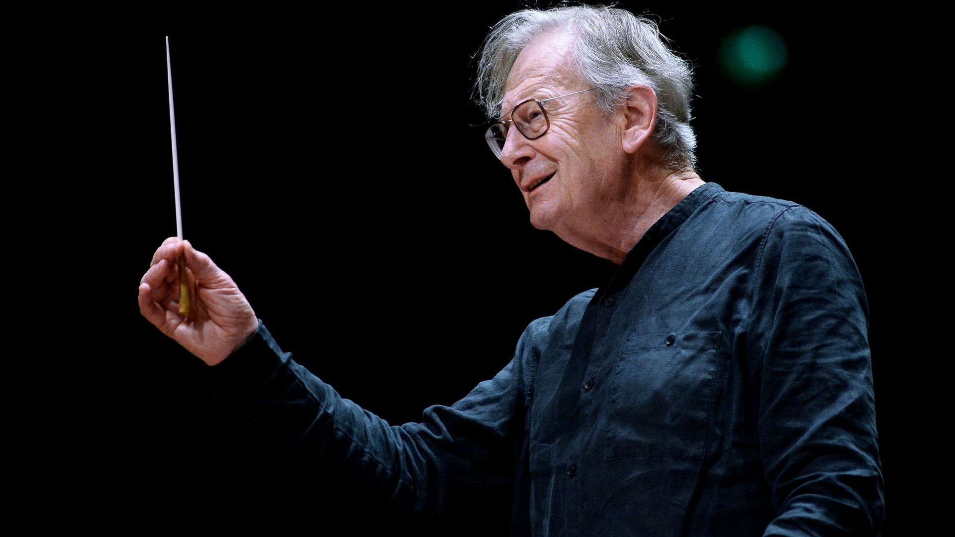 Trois ans après l’incident de la gifle, John Eliot Gardiner est accusé de "comportement inapproprié"