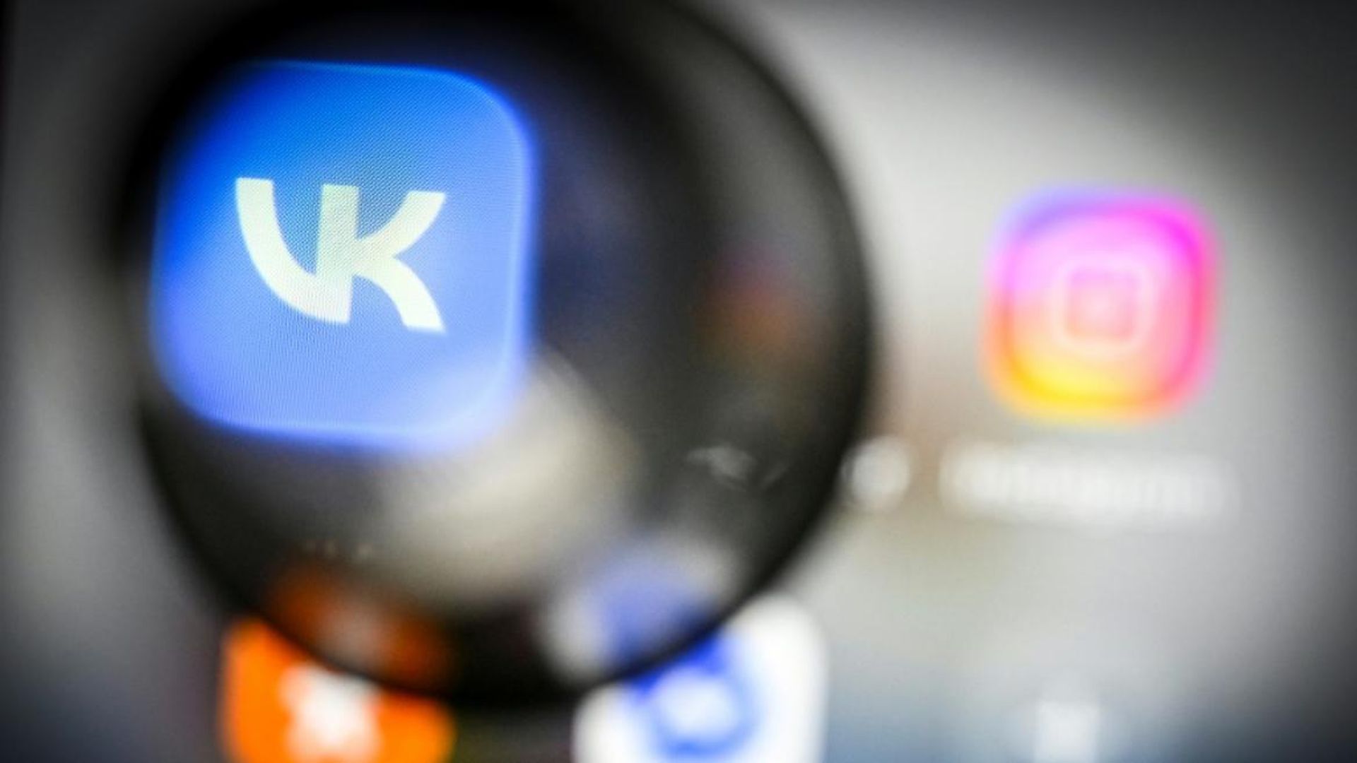 Dangers, addiction, fonctionnement : ce qu'il faut savoir sur les algorithmes derrière les réseaux sociaux