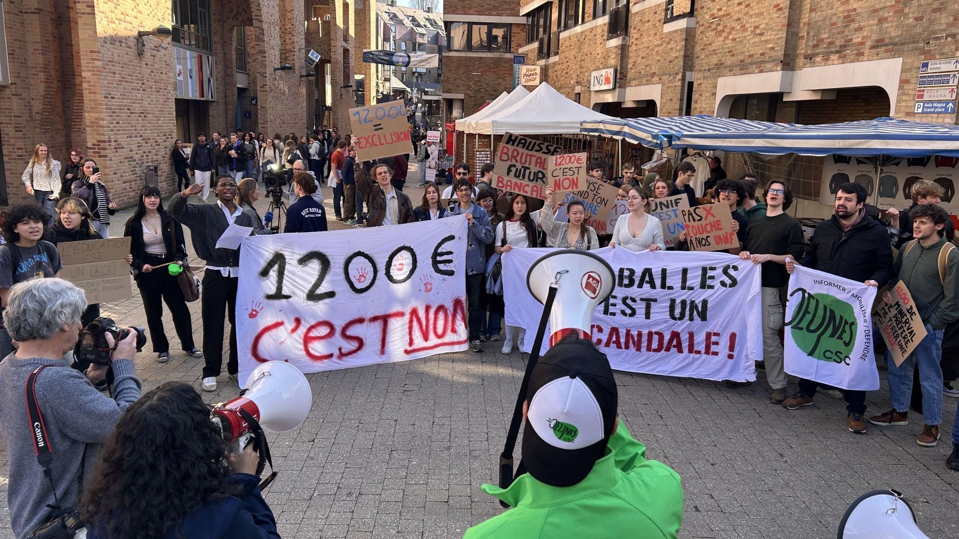 200 étudiants rassemblés à Louvain-la-Neuve contre la hausse du minerval
