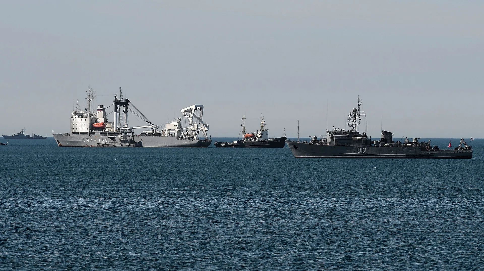 Des navires de guerre russes sont en manoeuvres dans la Manche - RTBF Actus