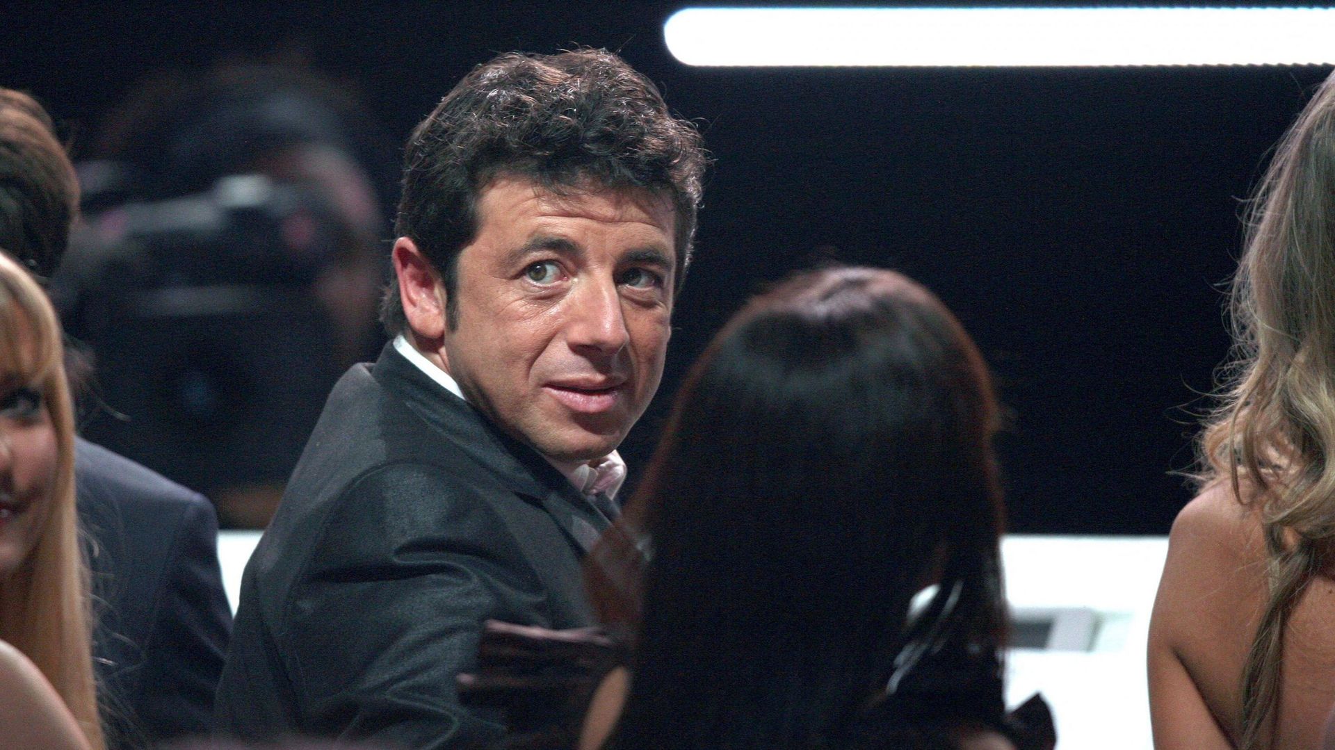 Accusation d’agressions sexuelles contre Patrick Bruel : une attachée de presse belge redépose plainte