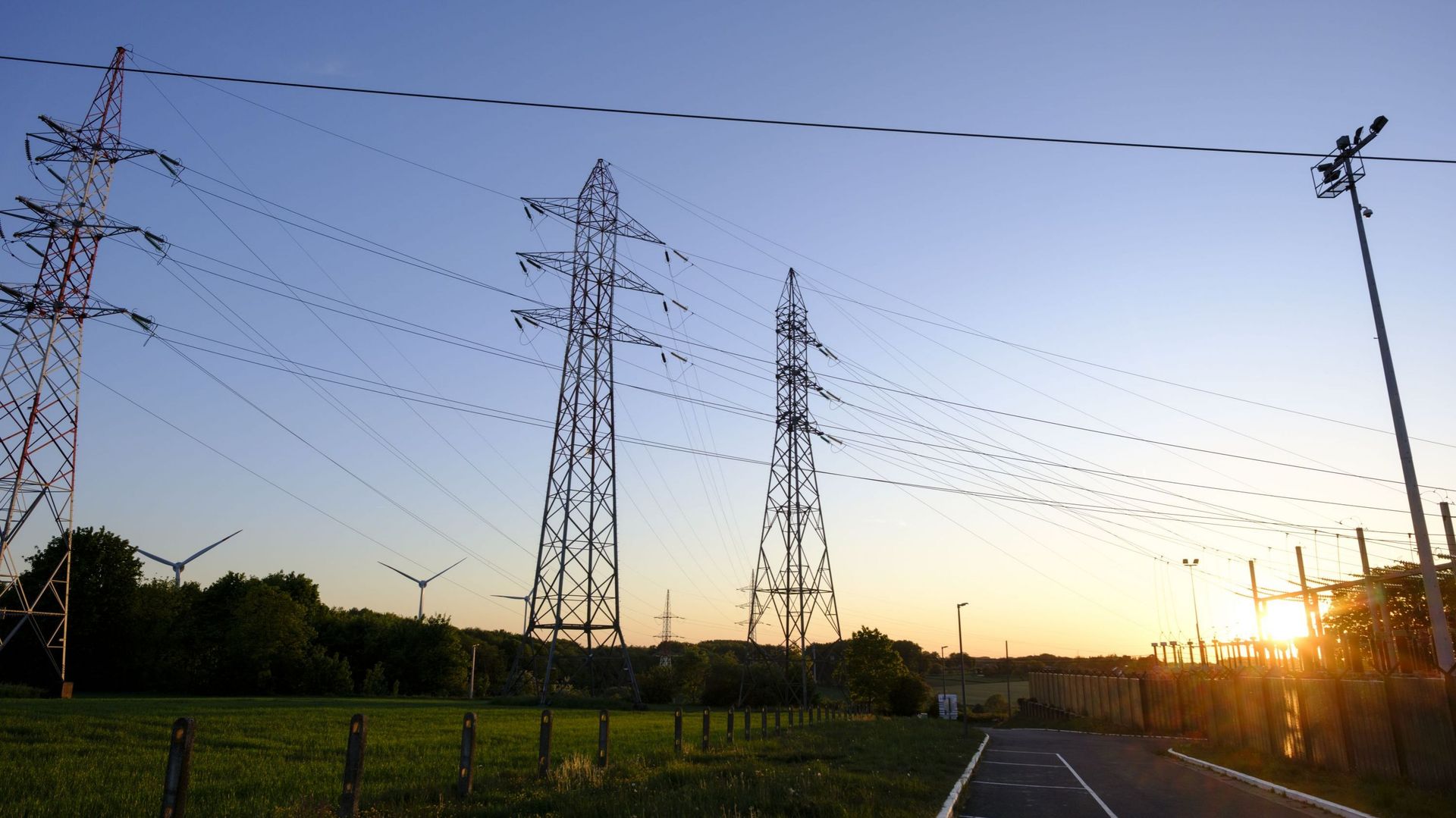 Canicule : le réseau électrique belge sous tension "mais qui tient bon pour l’instant"