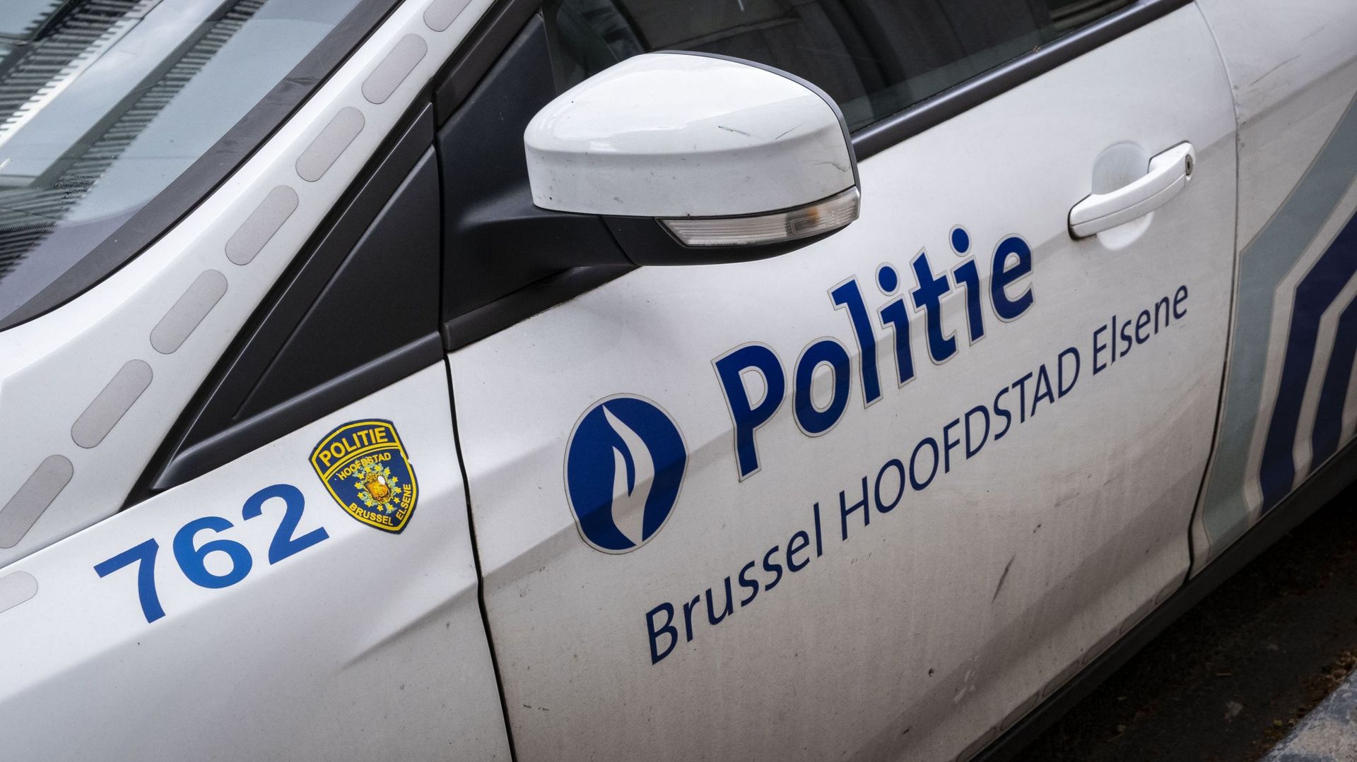 Un policier trouve un homme grièvement blessé dans une rue de Bruxelles
