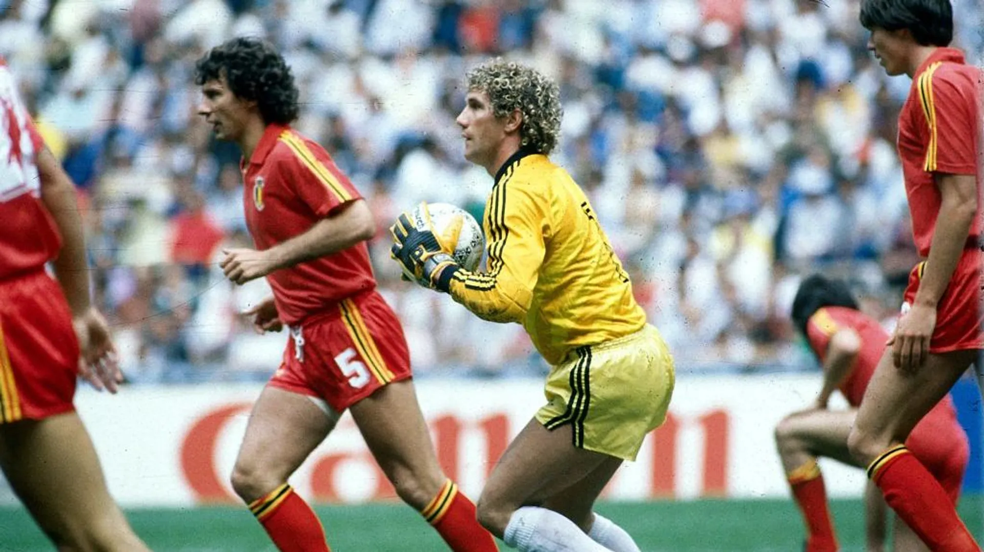 Photo Équipe Diables Rouges Victoire Mexico 86 : les Diables rouges étaient aussi dos au mur… et l’ambiance ...
