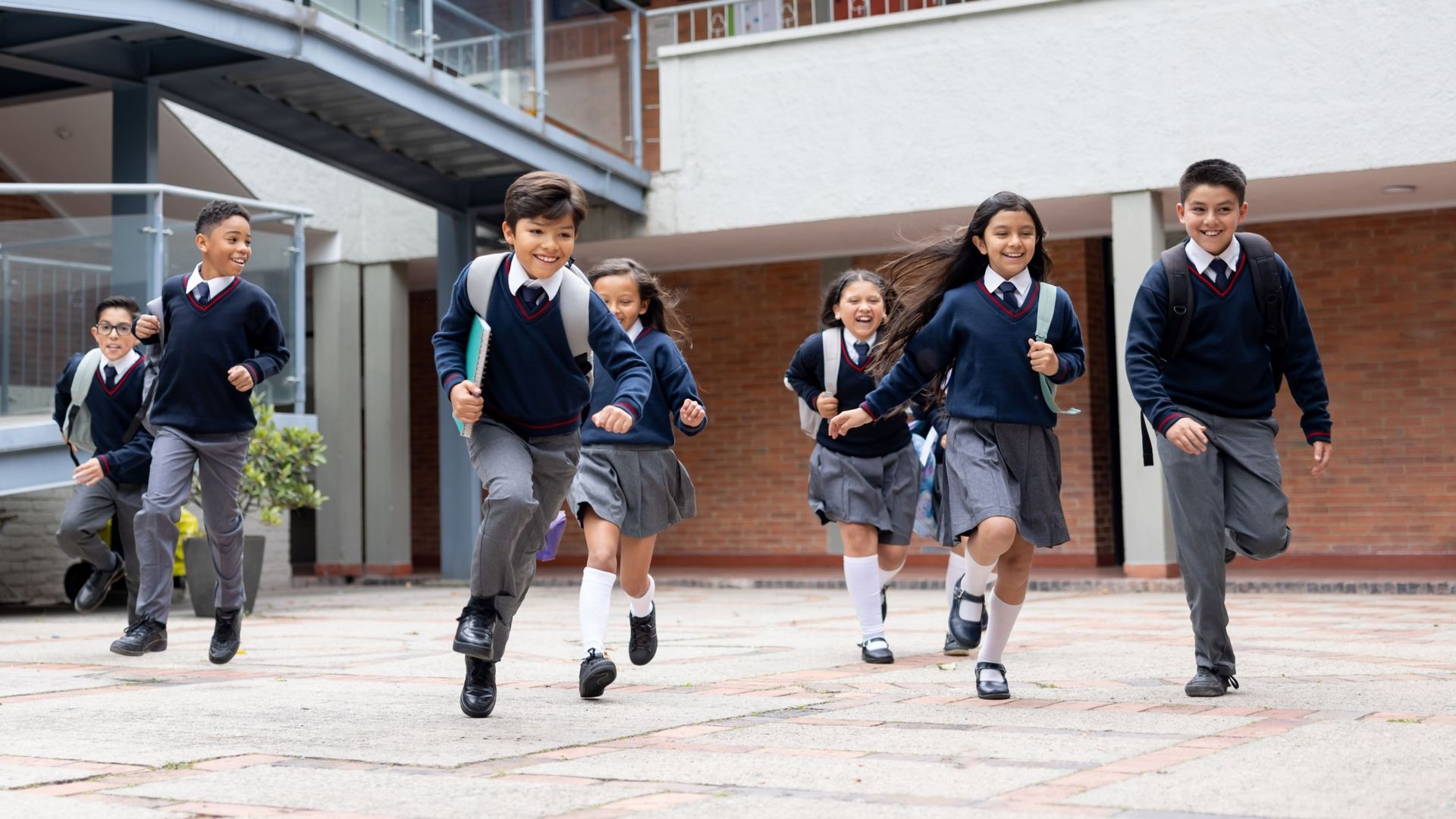 "Ici le monde" – Colombie : des cours de bienveillance imposés à tous les enfants dès la rentrée