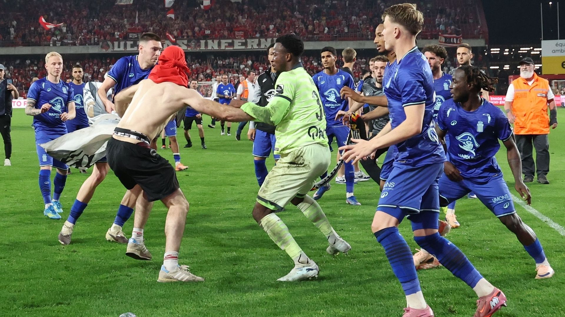 Incidents lors de Standard – Charleroi : Kone, Keita et Scheidler responsables et suspendus un match