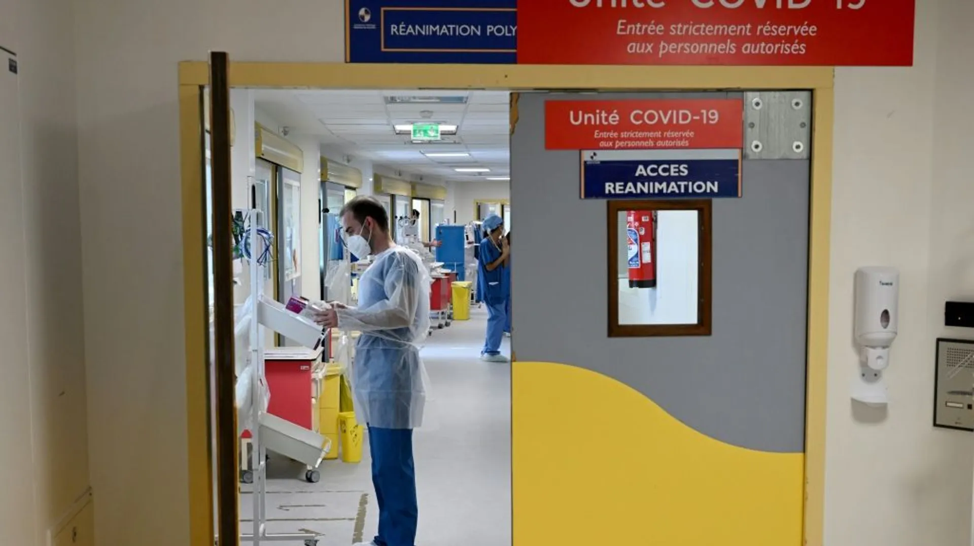 Covid: le seuil des 160.000 morts franchi en France - RTBF Actus