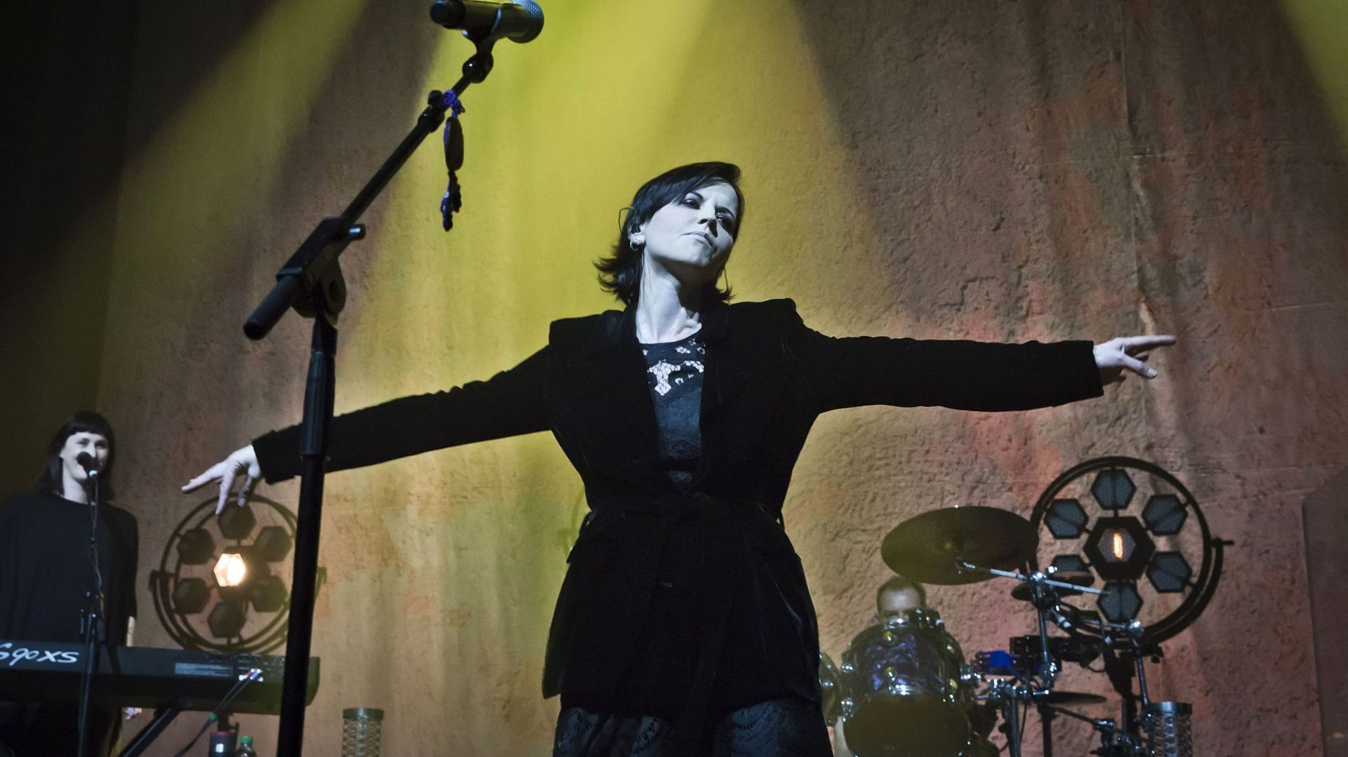 Derrière le succès des Cranberries, les démons et traumatismes de Dolores O’Riordan