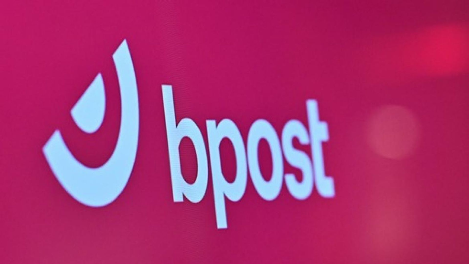 Bpost : la ministre Vanessa Matz veut aider à relancer le dialogue social