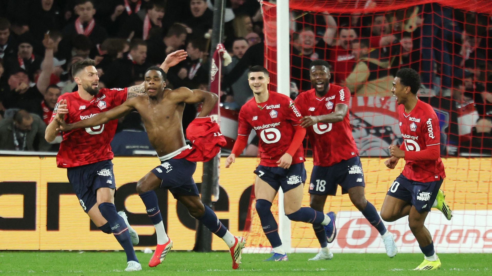 Nathan Ngoy offre la victoire à Lille dans les arrêts de jeu, Thomas Meunier de retour sur les pelouses à l’assist