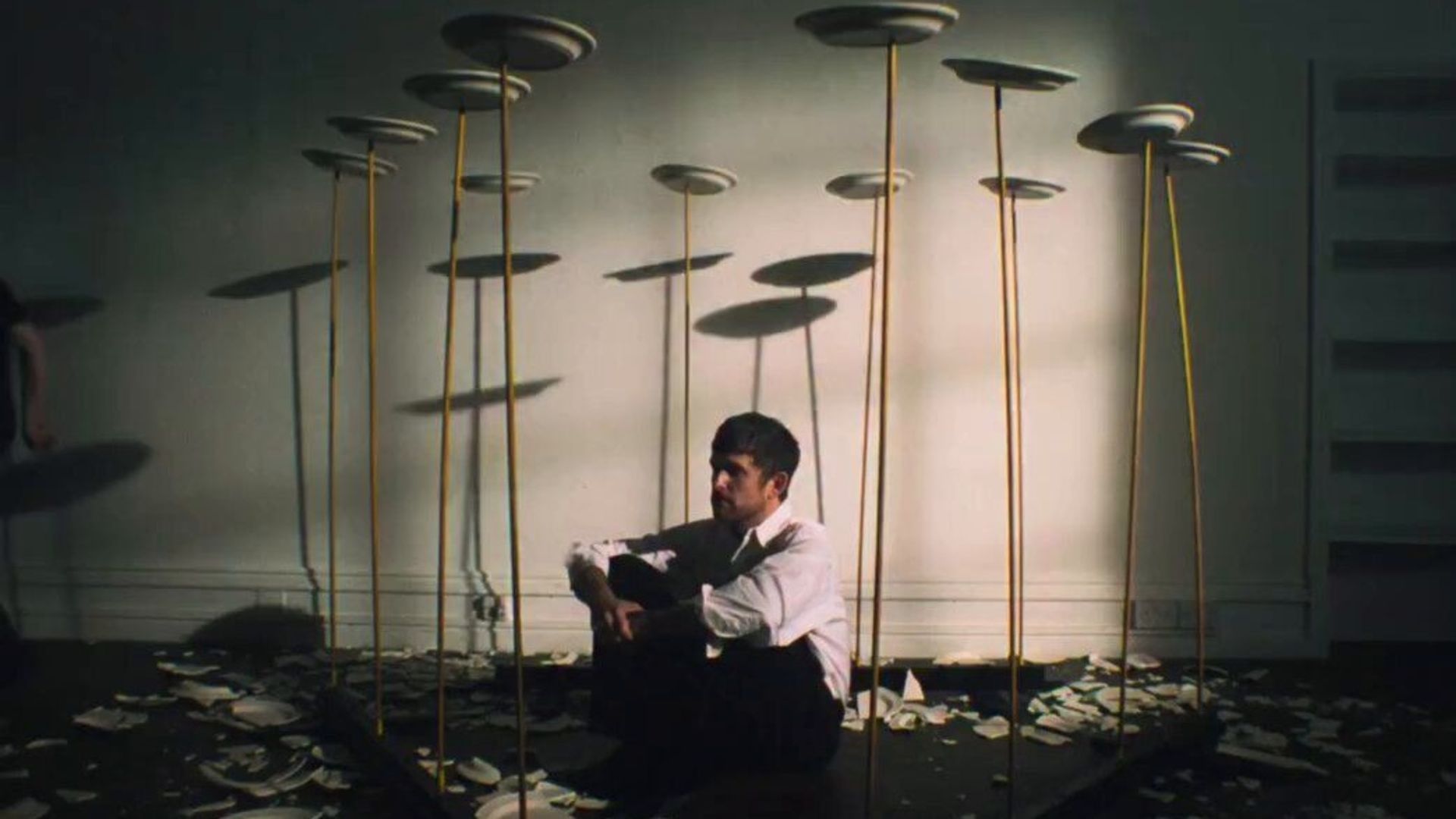 James Blake sort "Trying Times", un septième album entre amour et fin du monde