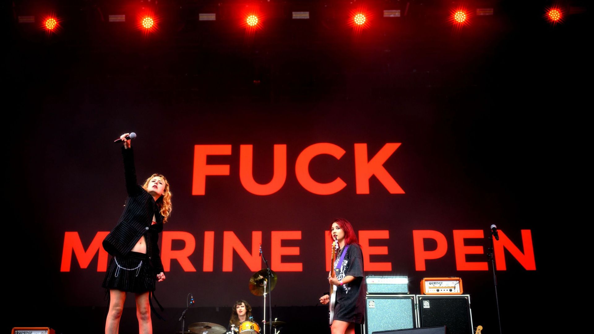 Lambrini Girls à Rock en Seine : le message "Fuck Marine Le Pen" affiché sur scène fait réagir le RN