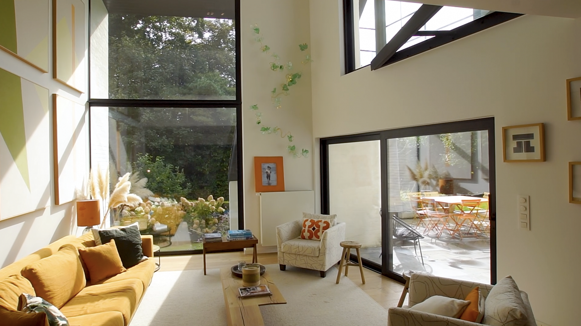 Rénovation peps et colorée d’une maison des années 70 ! - RTBF Actus