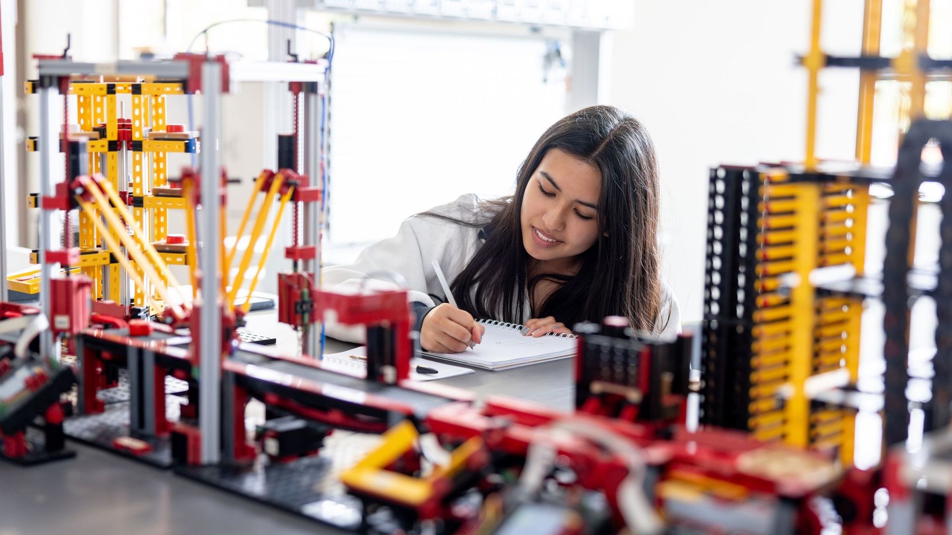 Les femmes en sciences sont de plus en plus présentes mais sans réel pouvoir, révèle une étude mondiale
