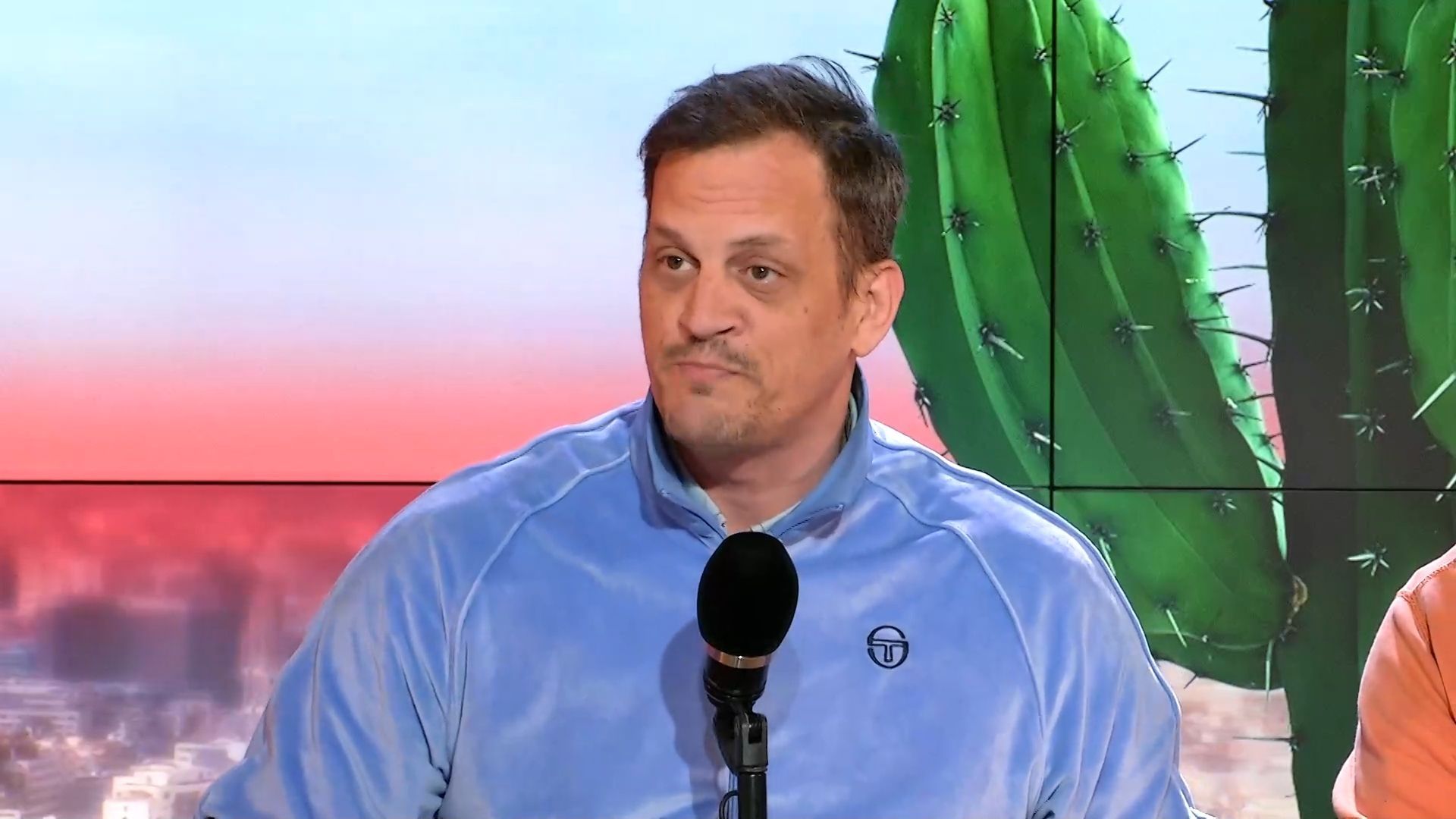 James Deano évoque les problèmes de plomberie d’Artemis 2 : "Appelez Trump et son chef de cabinet"