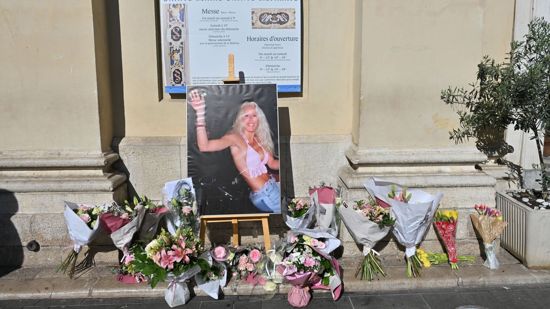 Plusieurs personnalités publiques réunies à Nice pour les funérailles de Loana