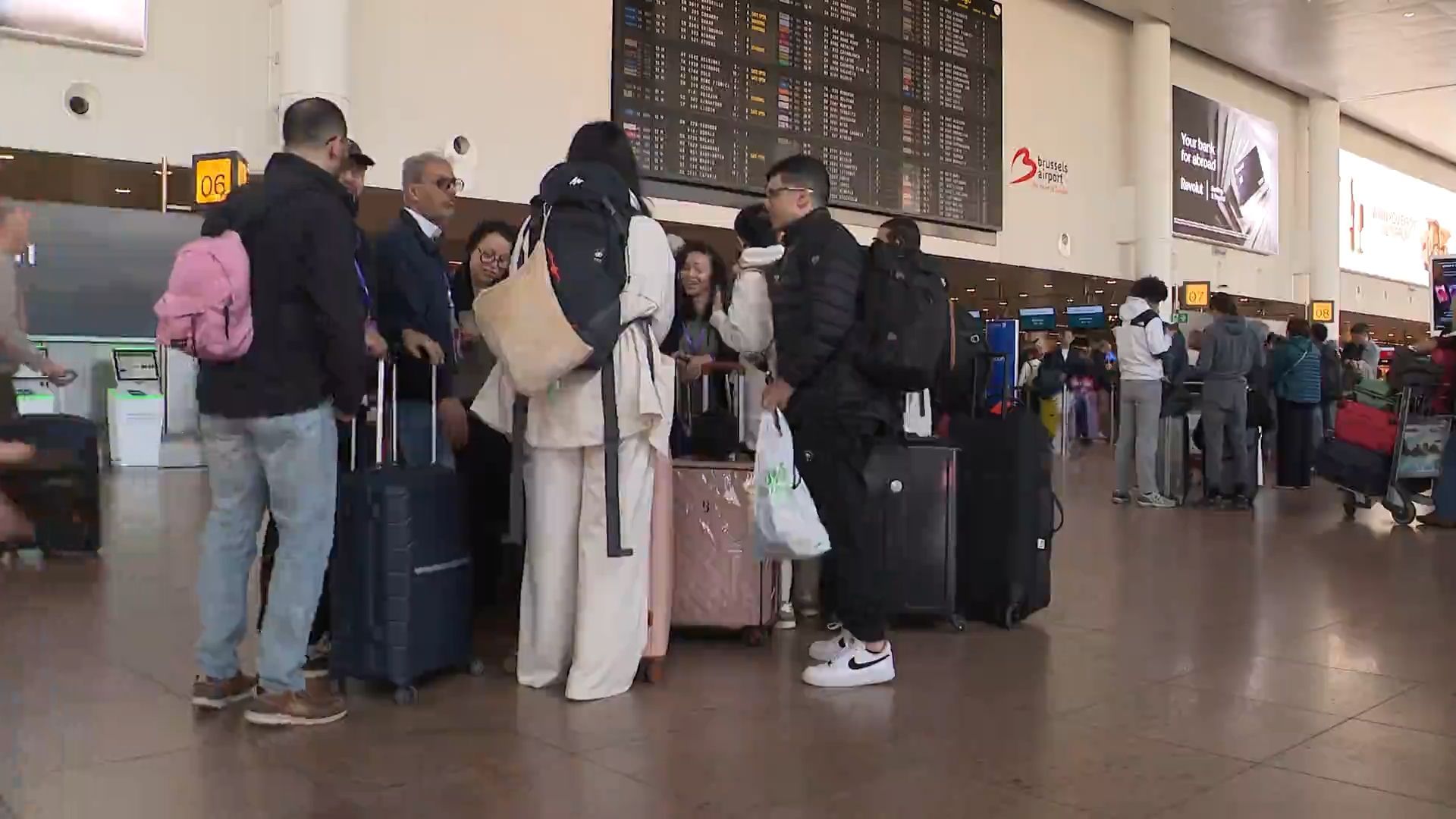 Brussels Airlines ne proposera plus la gratuité sur les bagages à main - RTBF Actus