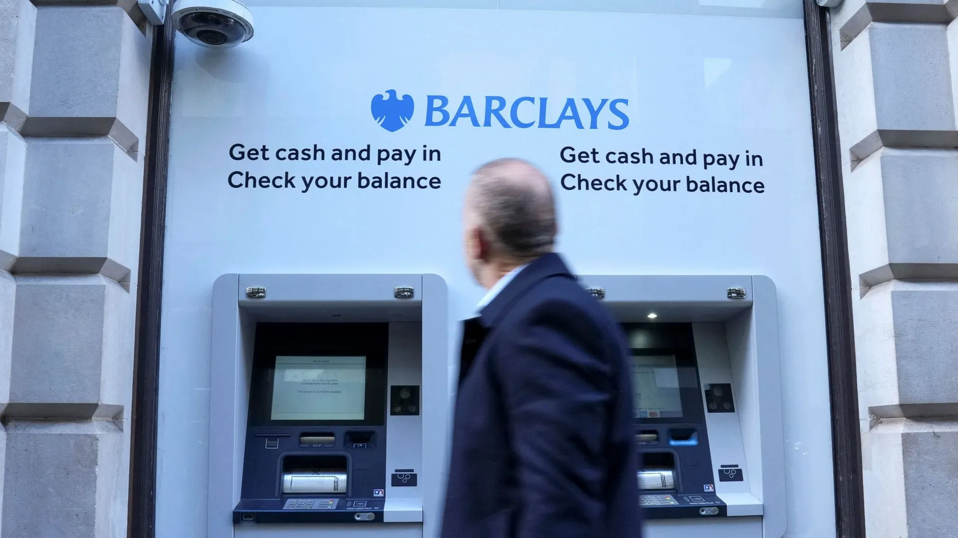 Barclays supprime environ 5000 emplois suite à l’utilisation de l’intelligence artificielle
