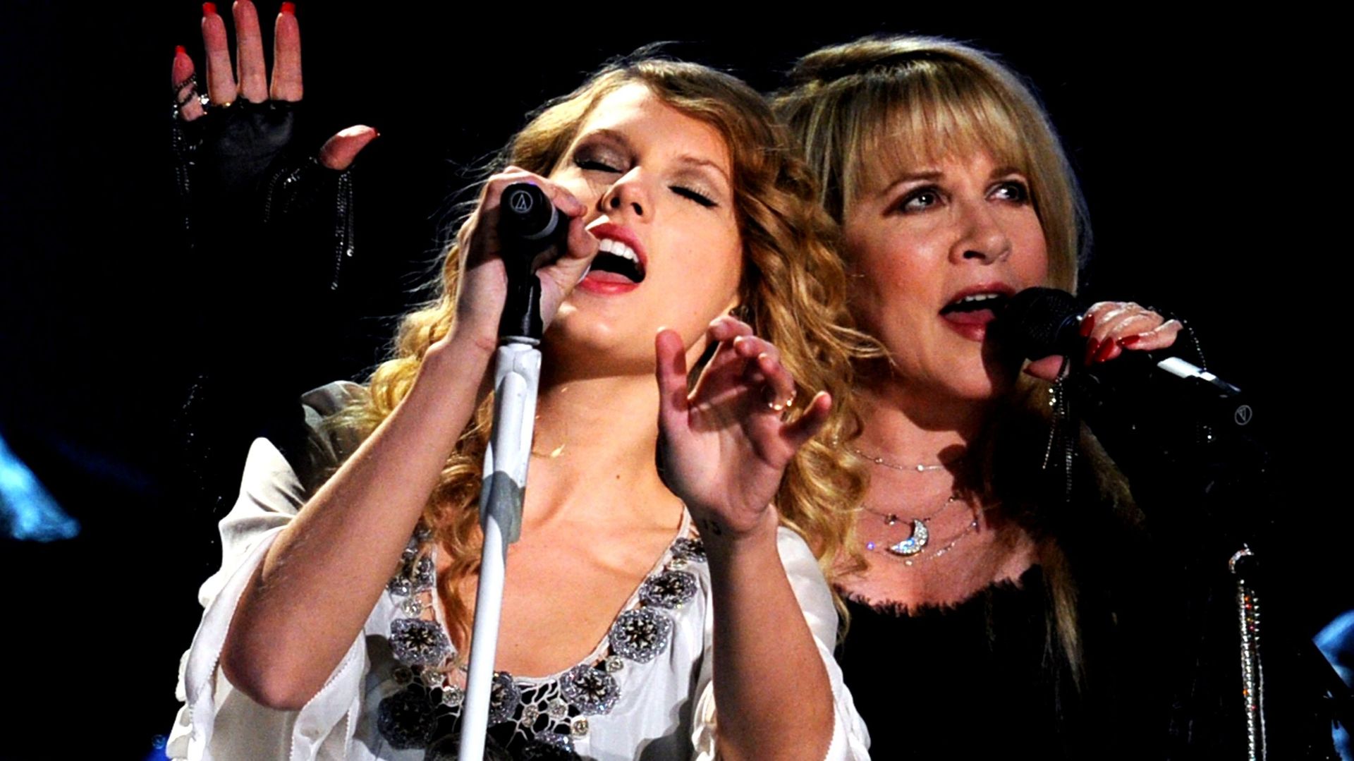 Stevie Nicks (Fleetwood Mac) pressentie pour chanter au mariage de Taylor Swift et Travis Kelce