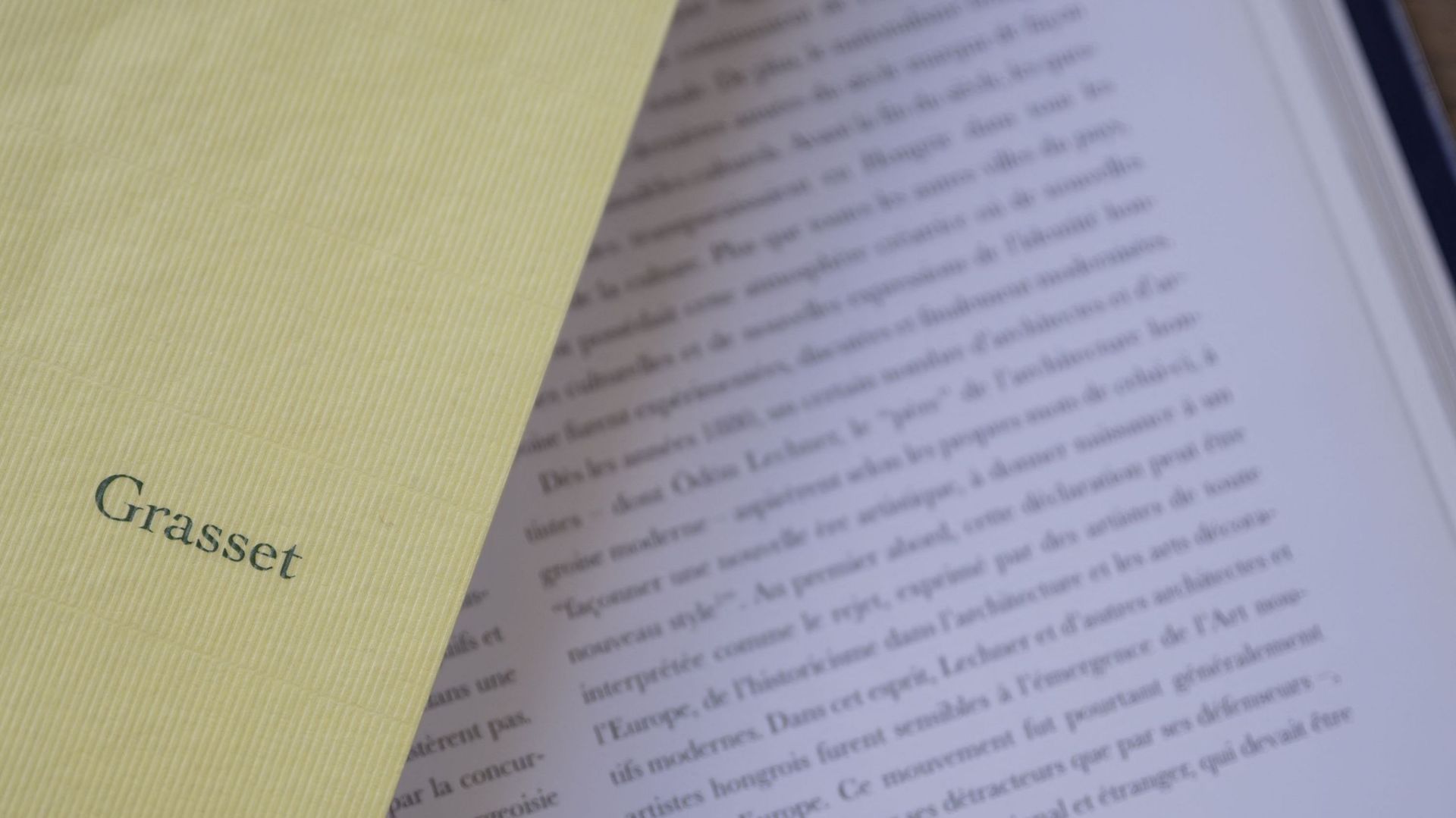 L’actu culturelle de la semaine : le séisme Grasset, le cinéma inquiet de Paramount et les aliens de Spielberg