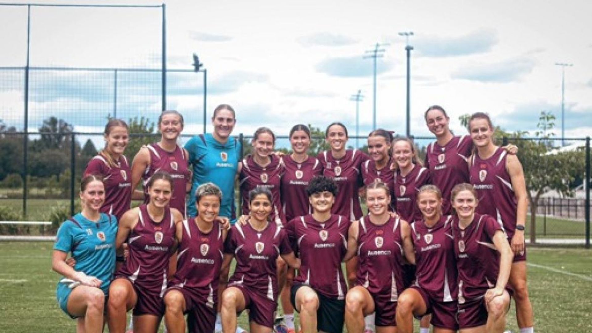 Guerre au Moyen-Orient : Deux footballeuses iraniennes réfugiées en Australie s’entraînent avec un club local