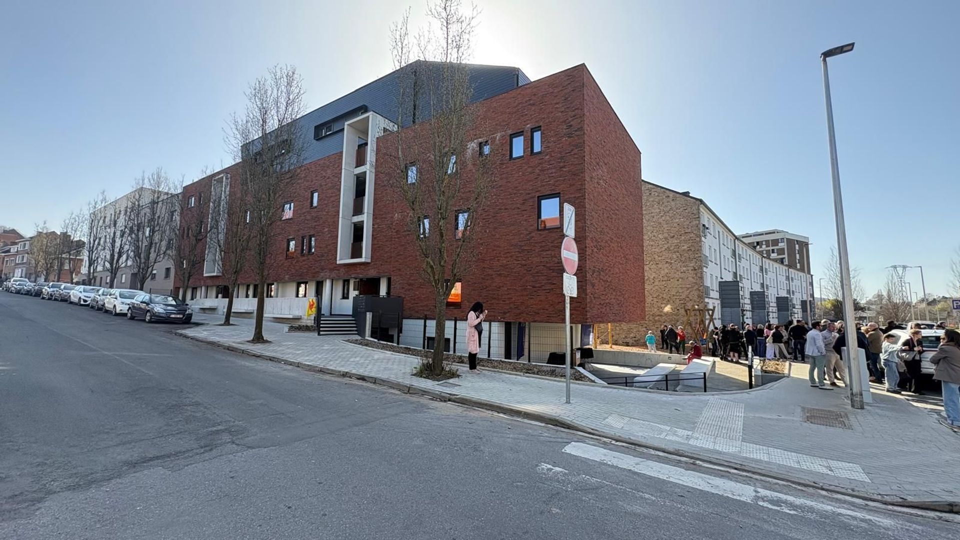 20 nouveaux logements sociaux inaugurés à Salzinnes : un investissement nécessaire mais loin d’être suffisant