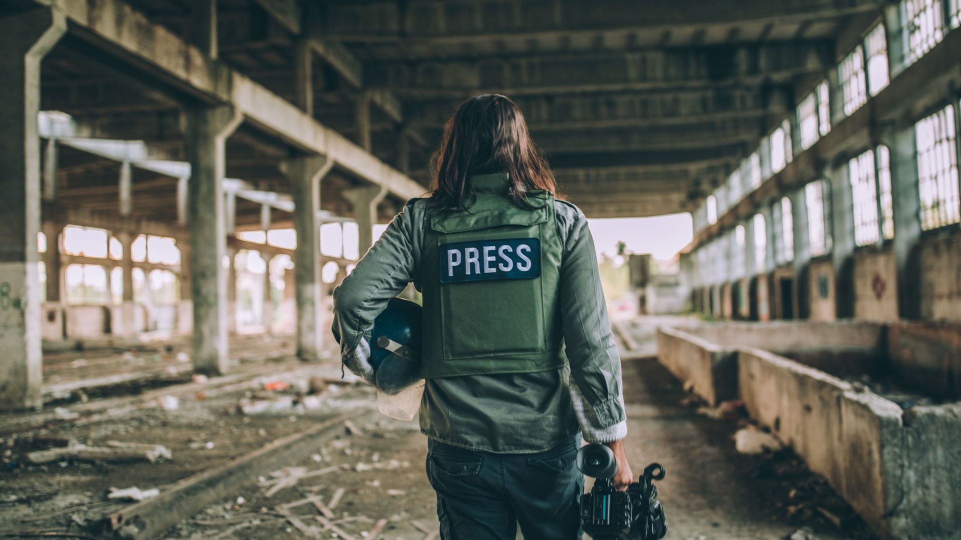 Data journalism and war reporters: how to inform about world conflicts when journalists access to the field is restricted?