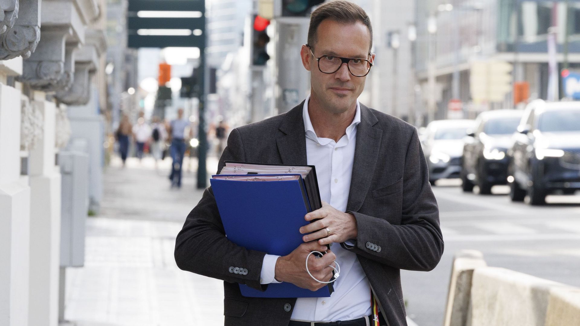 Victime d’arnaque bancaire ? "Les banques doivent respecter la loi", rappelle le ministre Rob Beenders