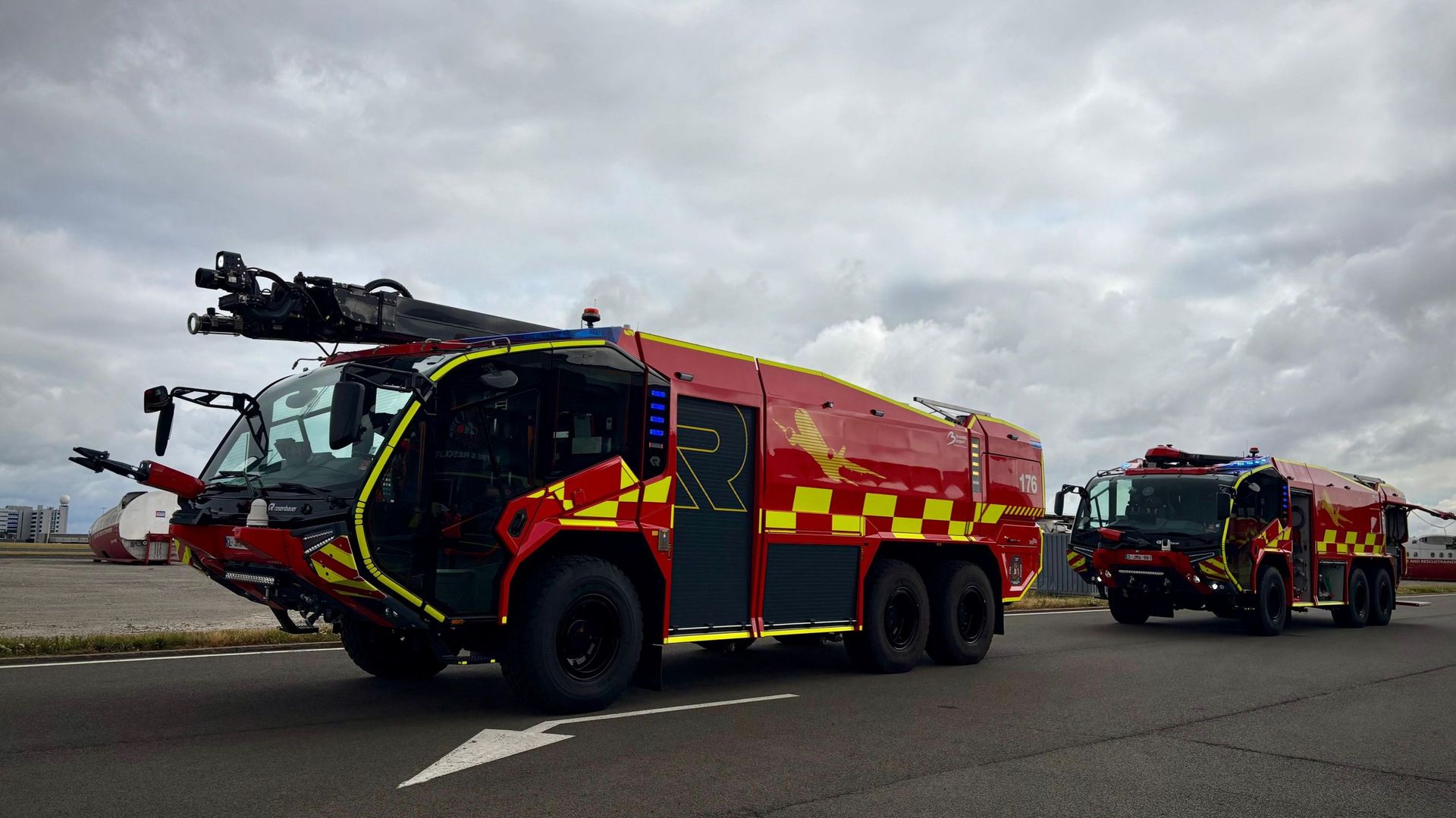 Quatre nouveaux véhicules spécialisés renforcent le service incendie de Brussels Airport