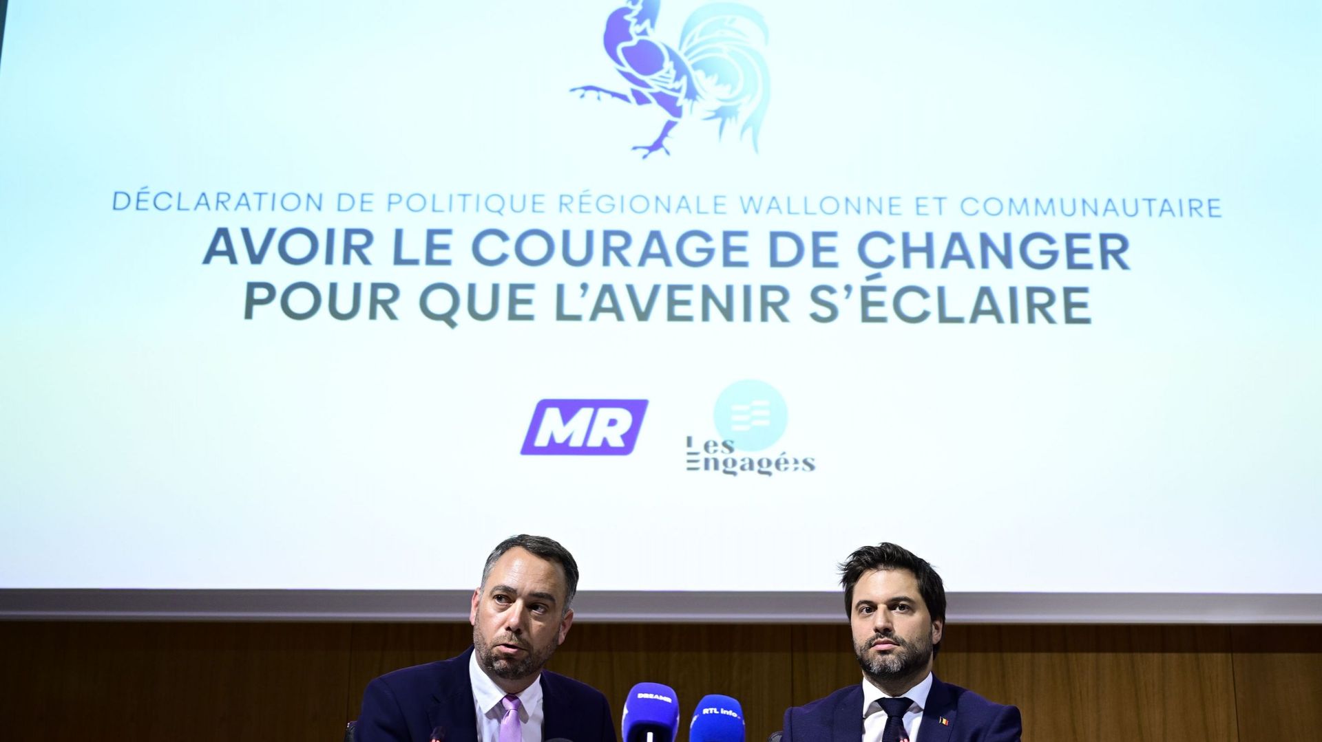 L’écriture inclusive et le point médian disparaissent des textes ...