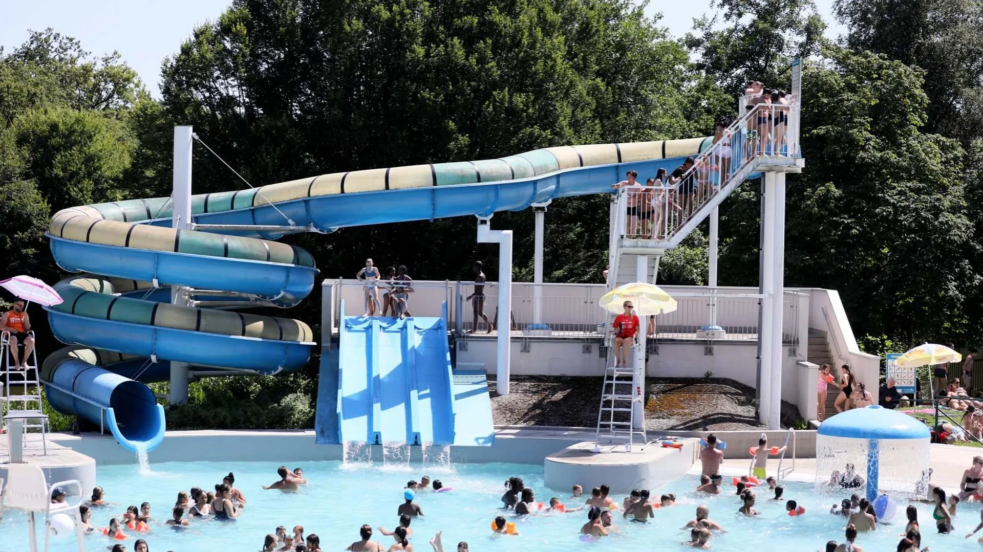 Beau temps : la piscine du domaine de Wégimont affiche complet ce lundi ...