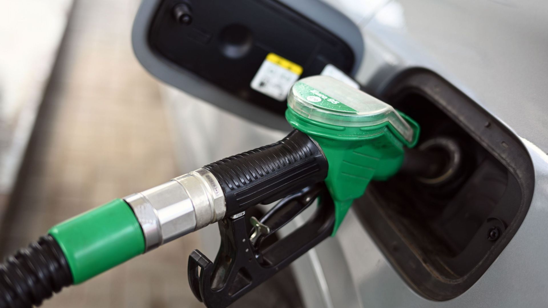 Baisse de 10 centimes des prix de l’essence et du diesel à partir de ce vendredi