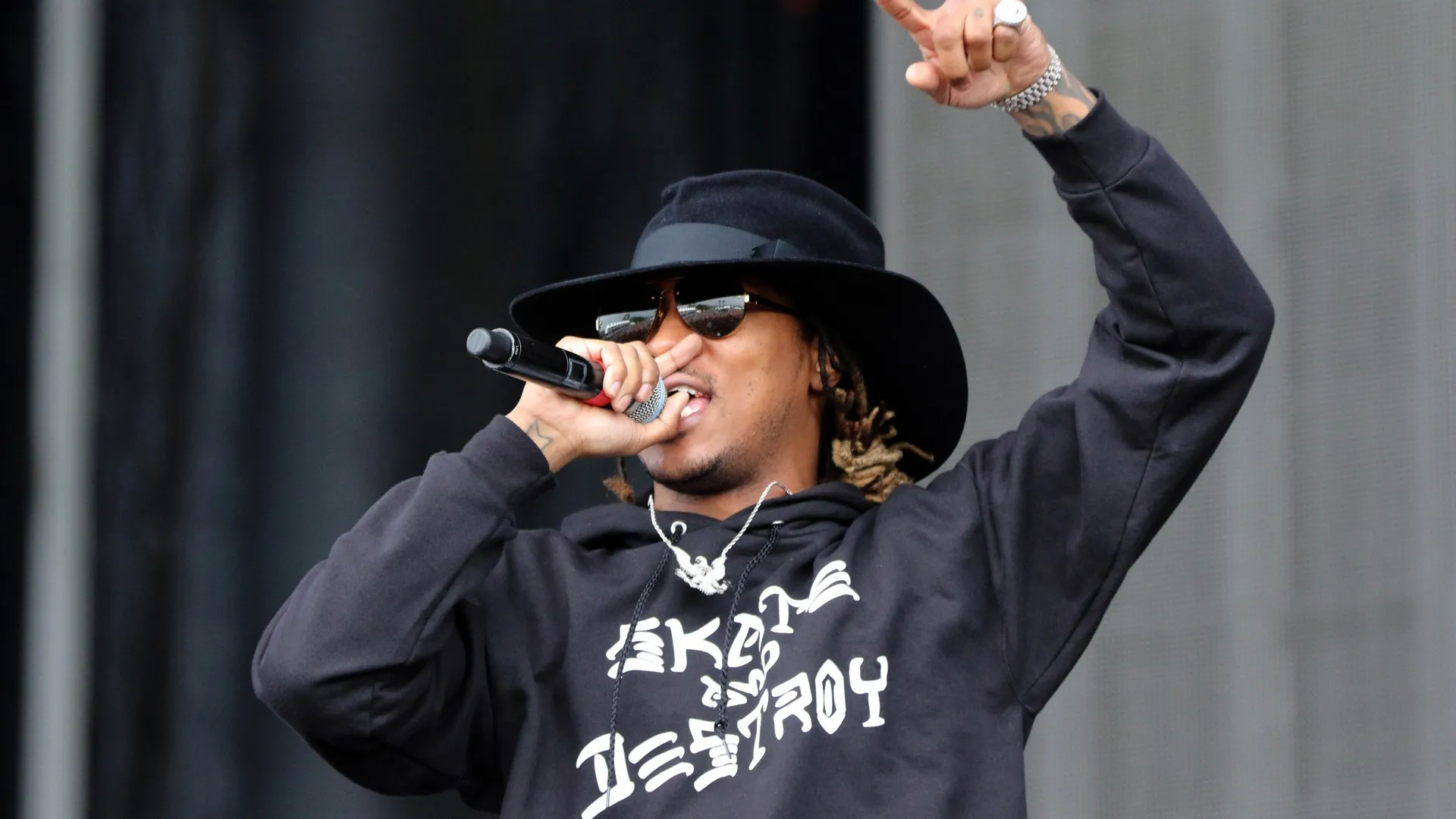 Toujour Rapper Un deuxième album en moins d'une semaine pour le rappeur Future - RTBF ...