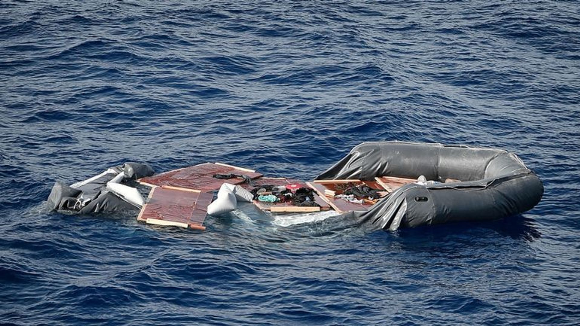 Naufrage au large de la Libye : au moins 61 migrants disparus - RTBF Actus