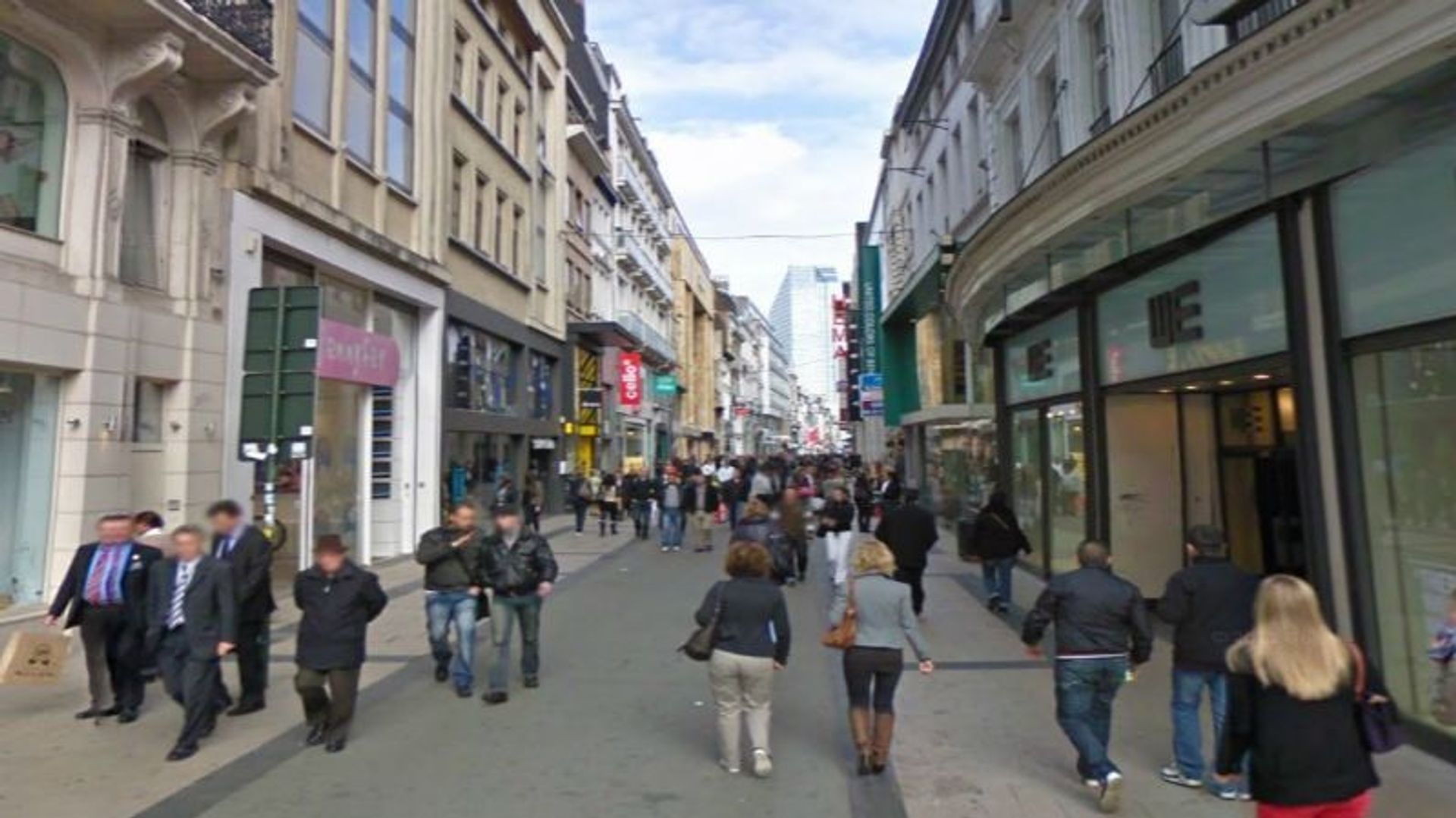 La rue Neuve, artère commerciale la plus fréquentée du pays - RTBF Actus