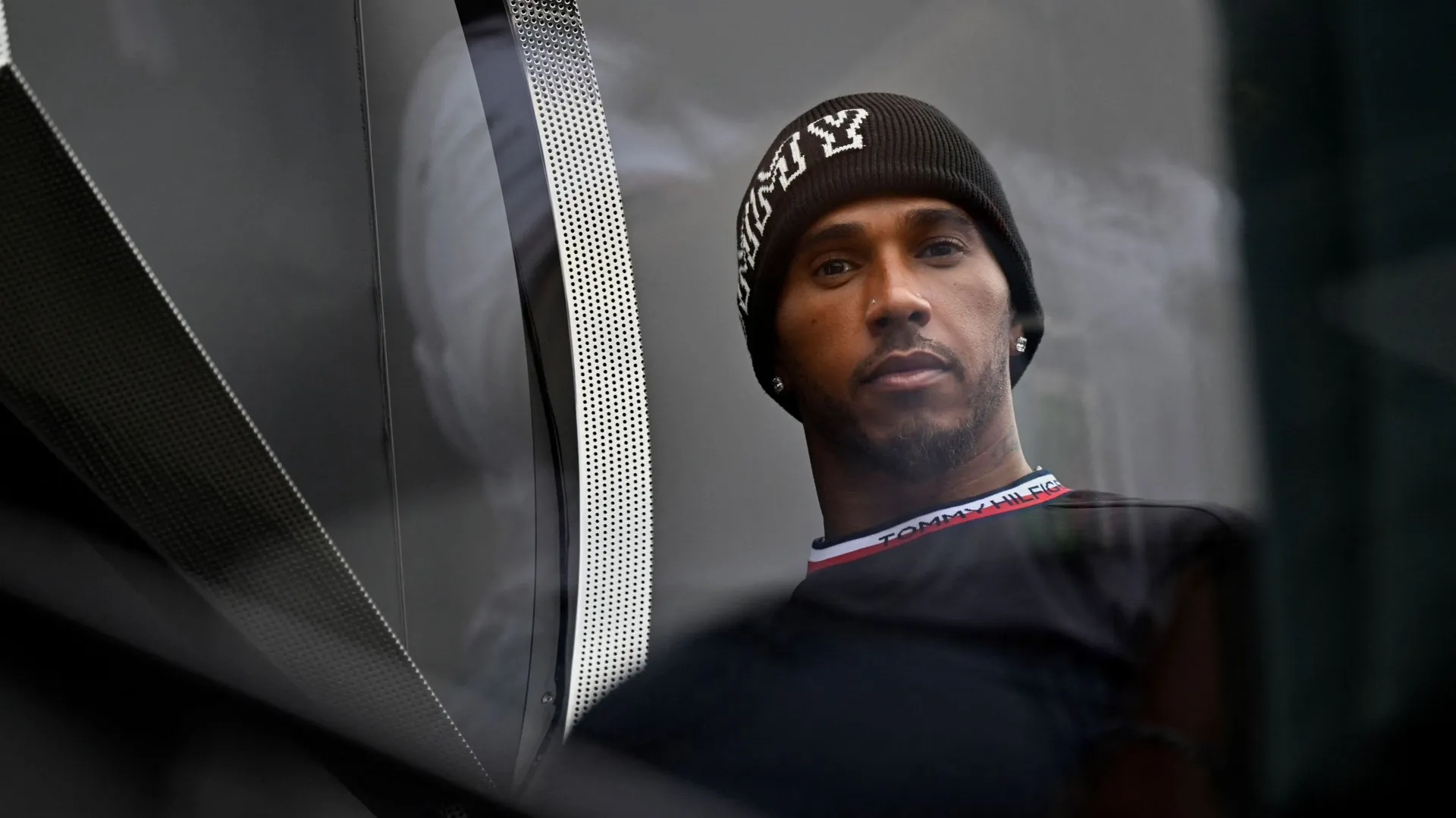 Lewis Hamilton balaie les rumeurs de départ ou de retraite : le ...