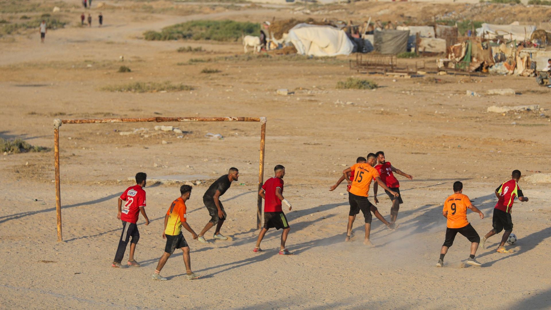 "Le sport reste un symbole d'espoir et de vie": le championnat de football palestinien reprend après trois ans d'arrêt