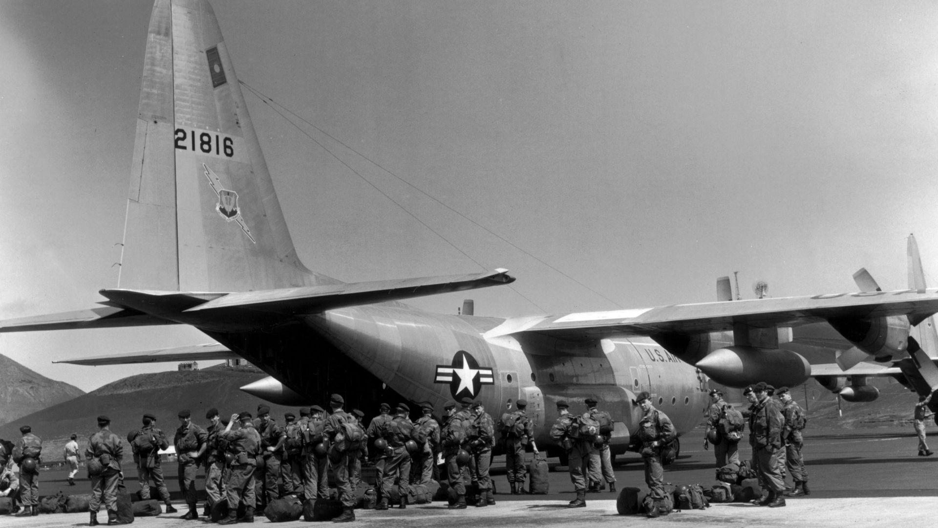 Operation Ruban Rouge Opération 'Dragon rouge' : il y a 60 ans, les paras belges sautaient ...