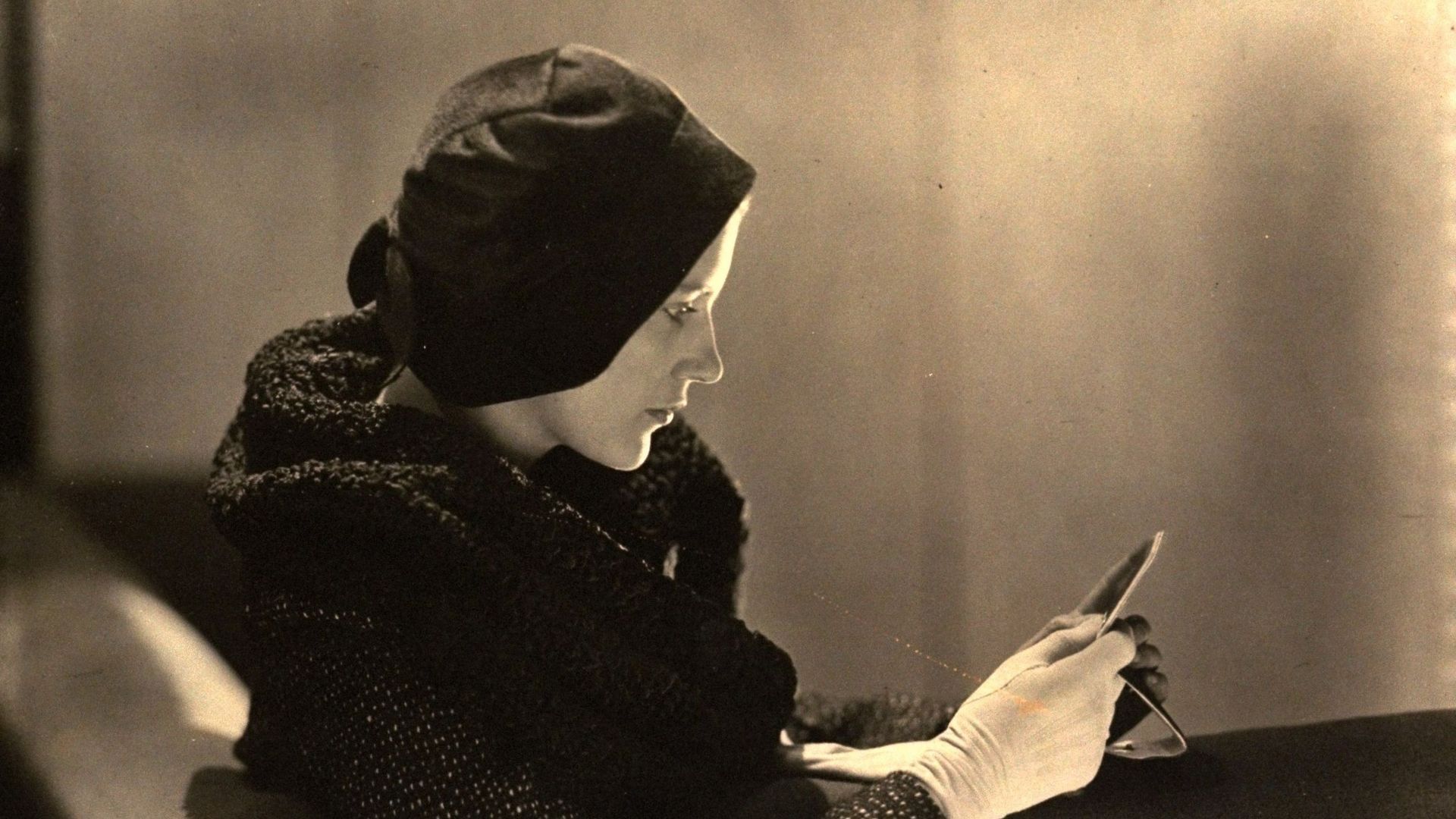 Mannequin, artiste, photo-reporter des camps de concentration : Paris retrace les mille vies de l'icône Lee Miller