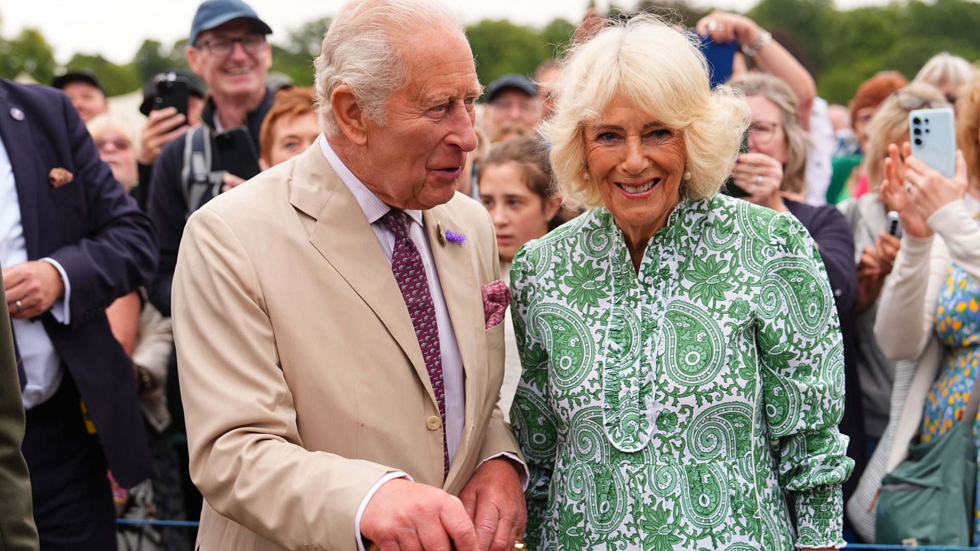 Camilla évoque le cancer de Charles III et les jours qui ont suivi son diagnostic : "Personne ne pouvait rien dire"
