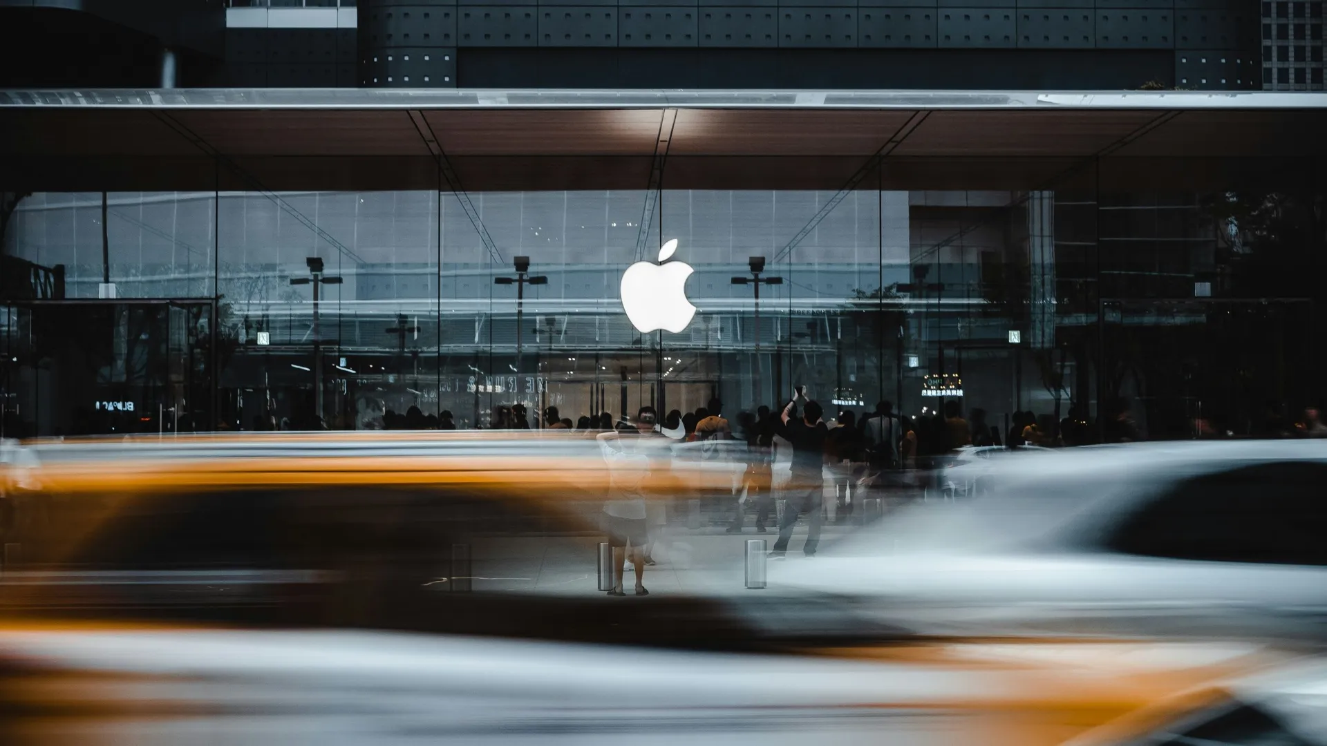 Apple a 50 ans : retour sur l’histoire de la marque à la pomme en 10 ...