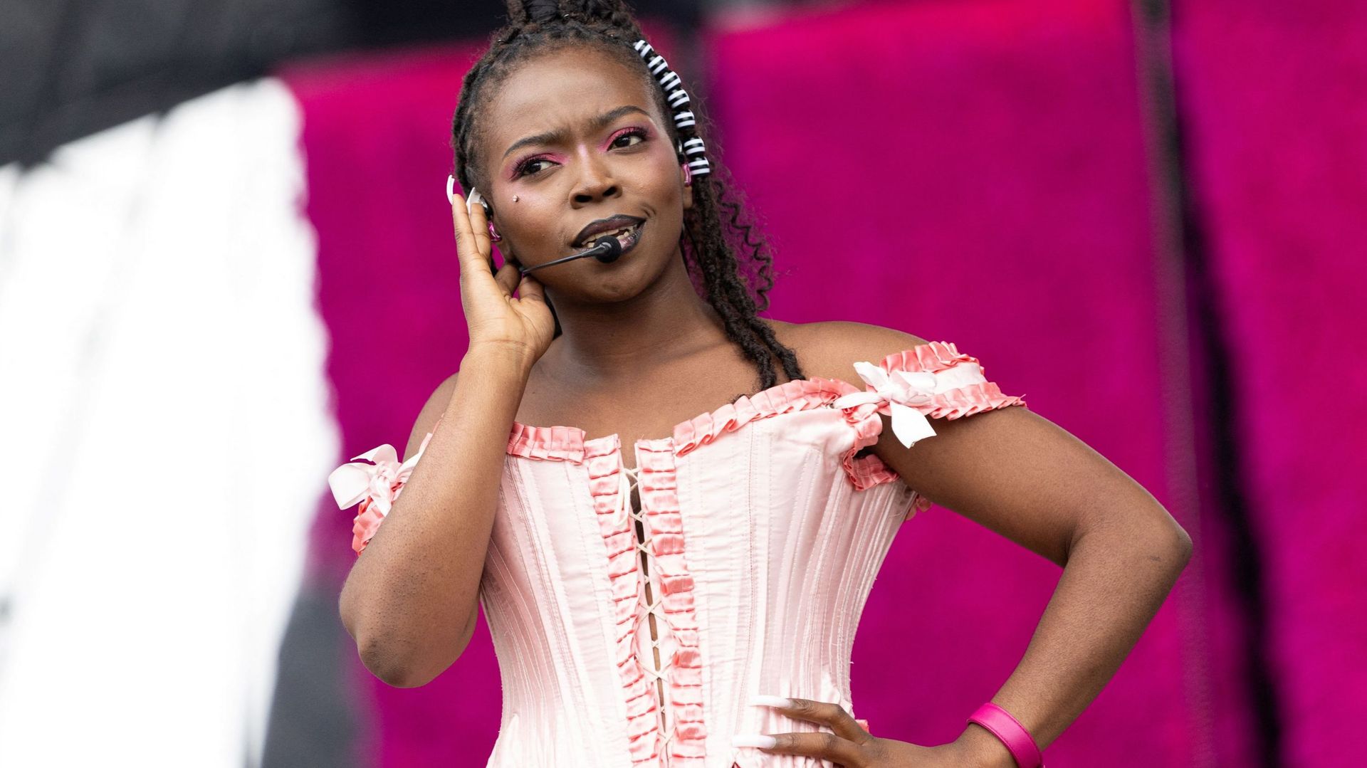 De "boss lady" à "brat" : quand la musique s’invite dans notre vocabulaire