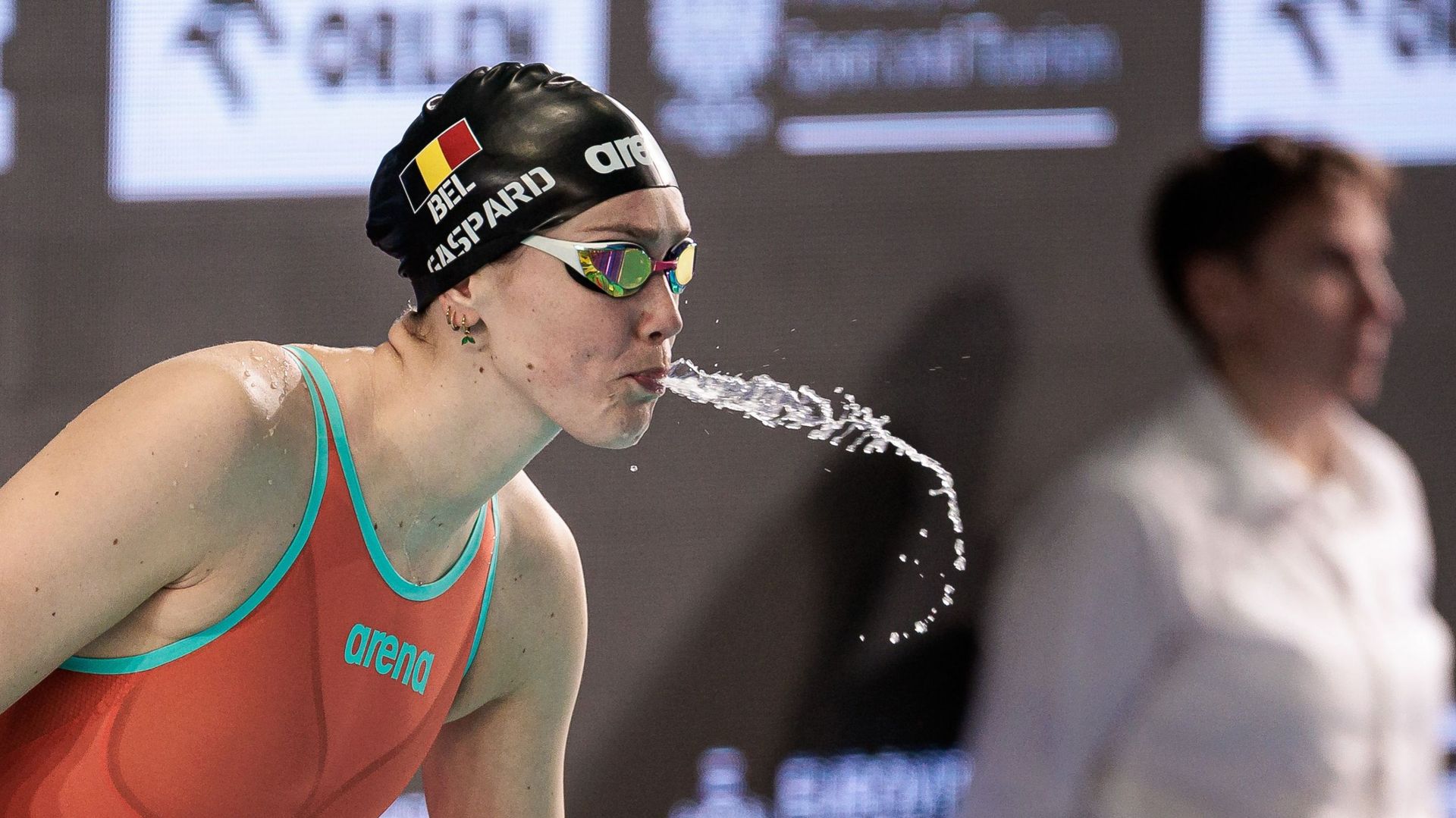 Florine Gaspard bat son record de Belgique sur 50m brasse et valide son billet pour l’Euro