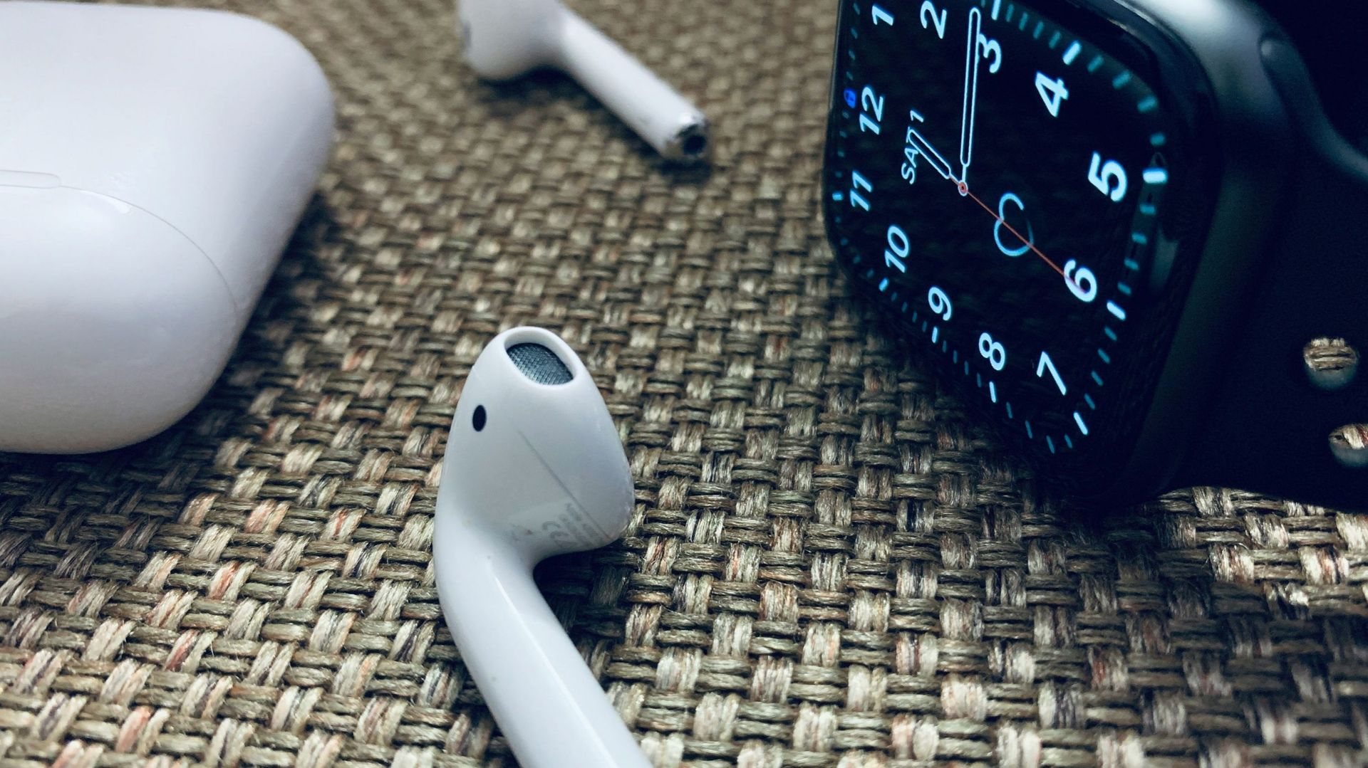 L’Europe fait marche arrière et n’imposera pas de batterie facilement remplaçable à certains objets connectés