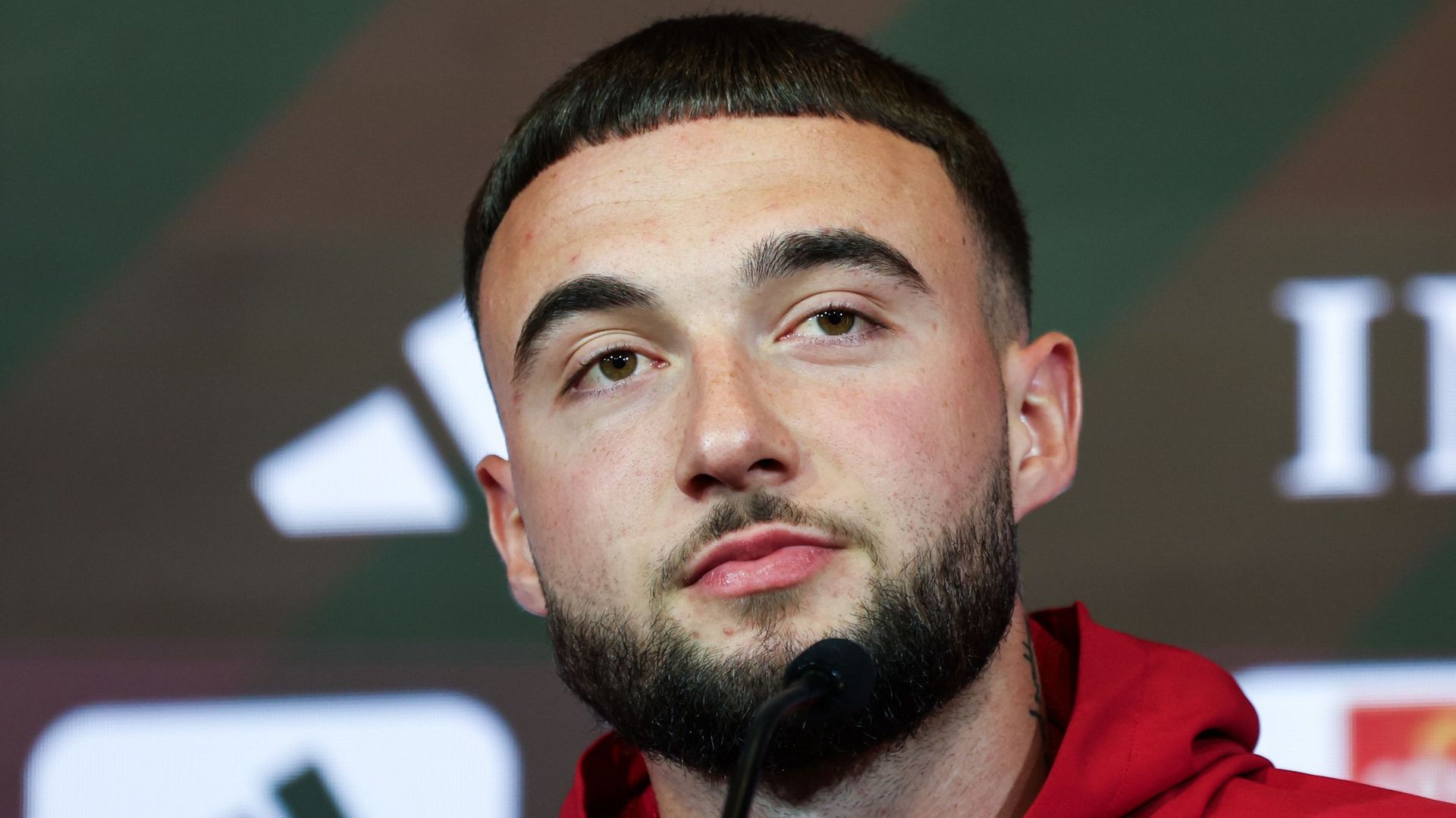 Zeno Debast incertain pour la Coupe du monde après une blessure au fémur