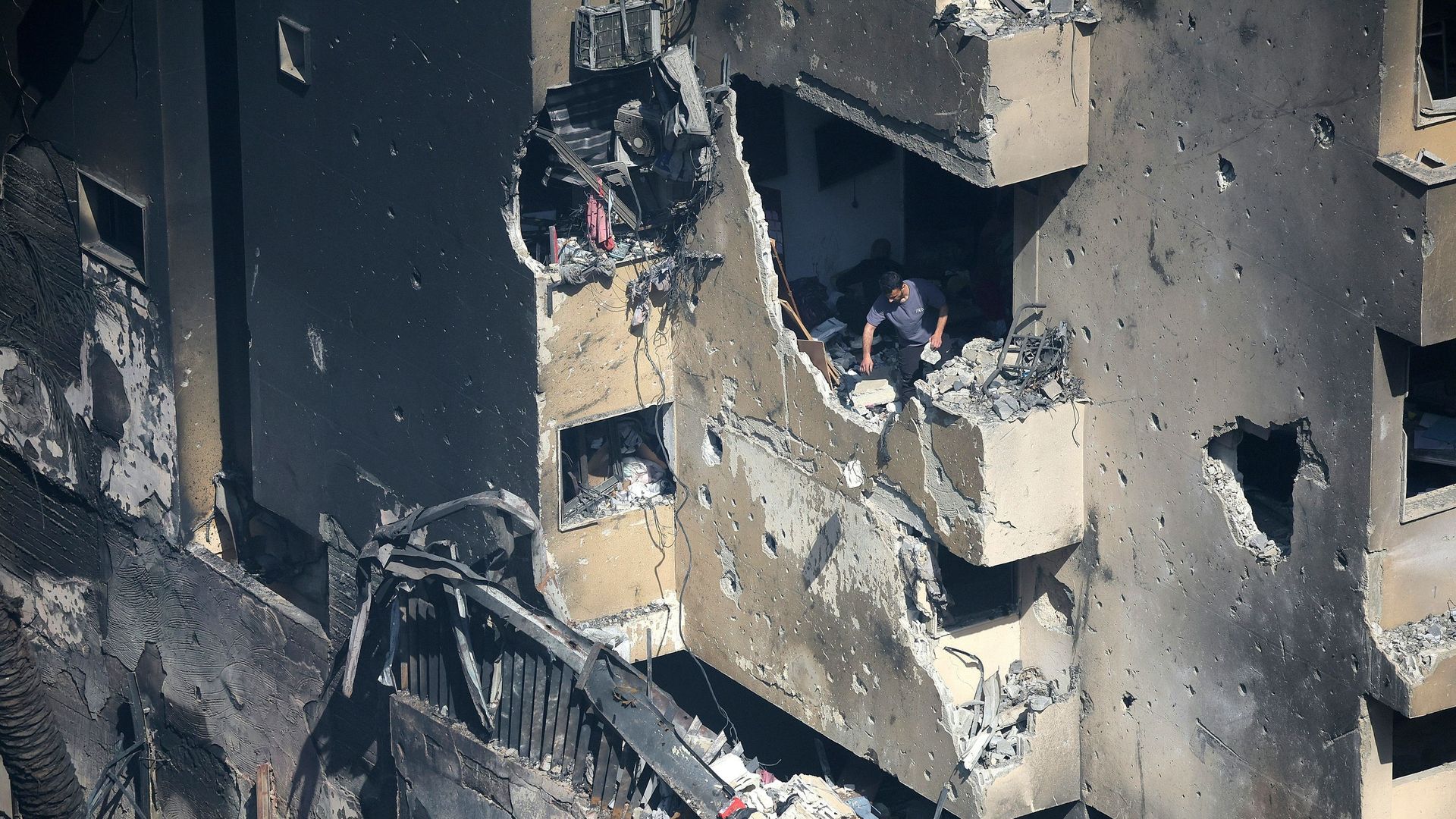 Guerre au Moyen-Orient : accalmie en Israël et dans le Golfe, le Liban plongé dans le deuil