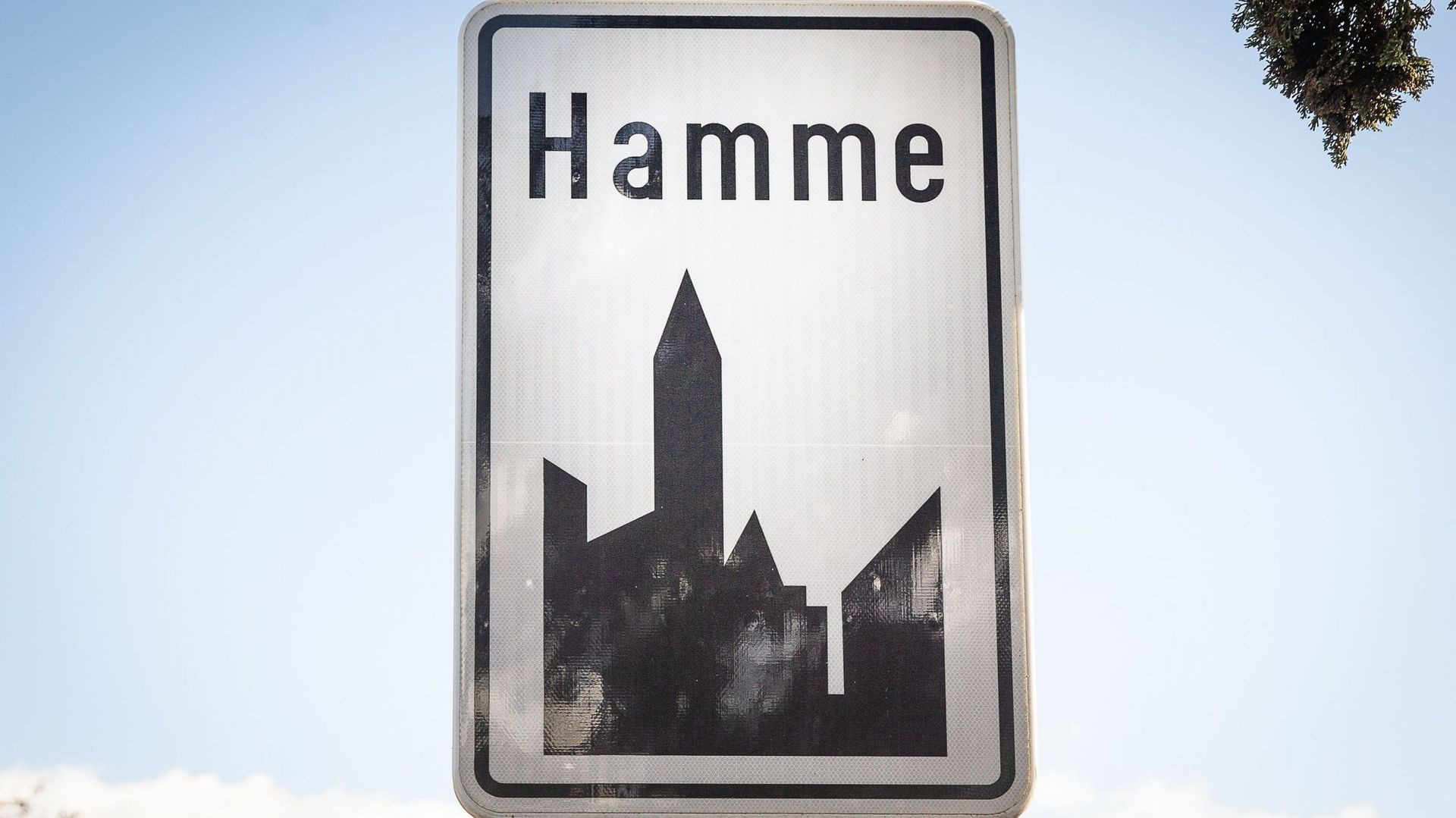 Flandre orientale : plan catastrophe déclenché et trois écoles fermées à Hamme suite à un incendie industriel